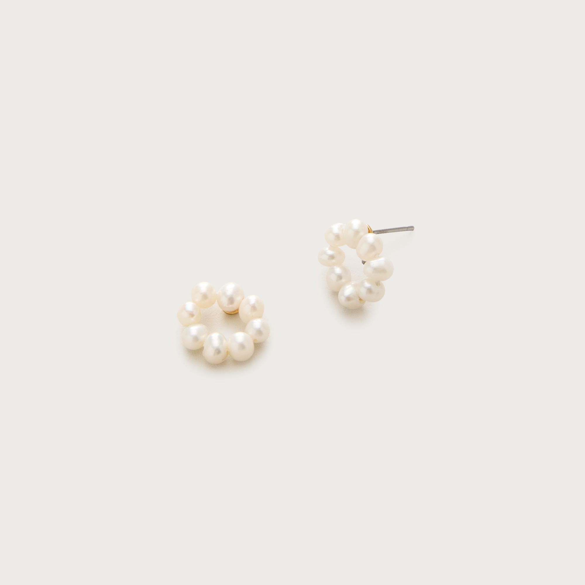Floral pearl studs