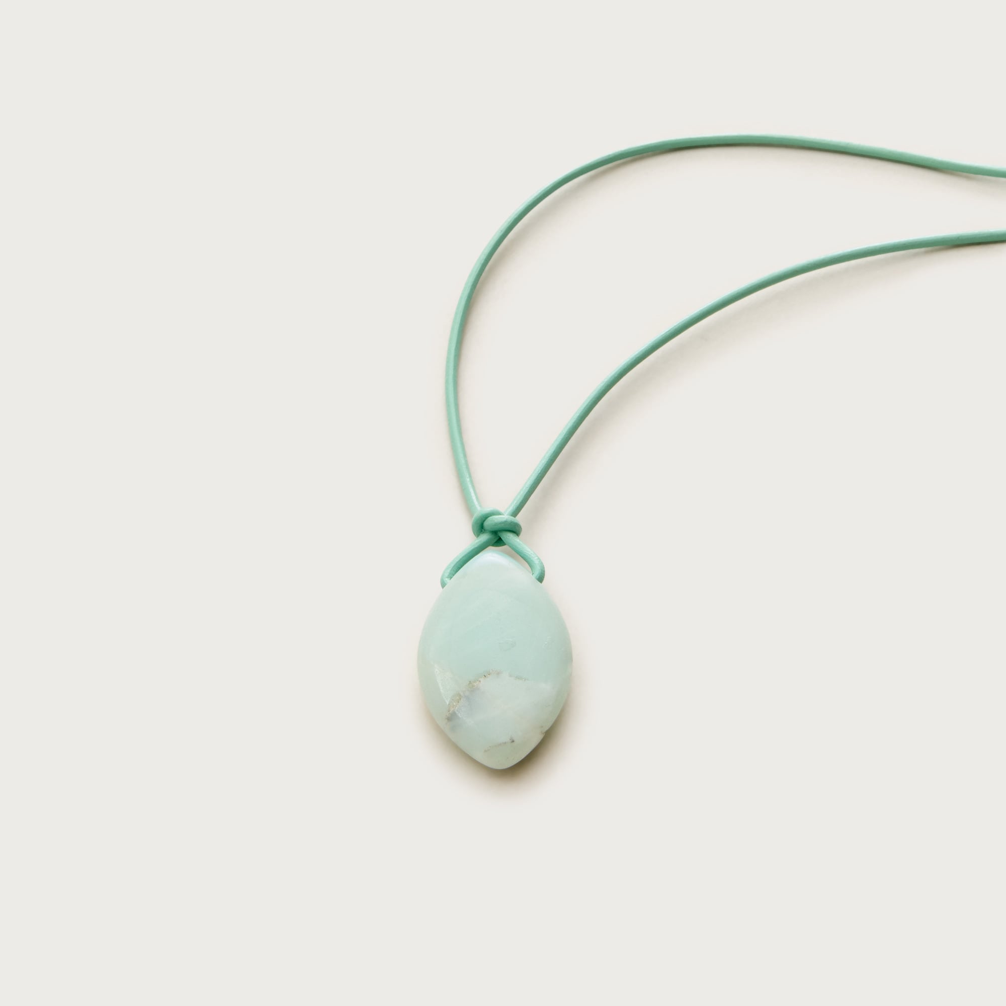 Semiprecious stone pendant necklace