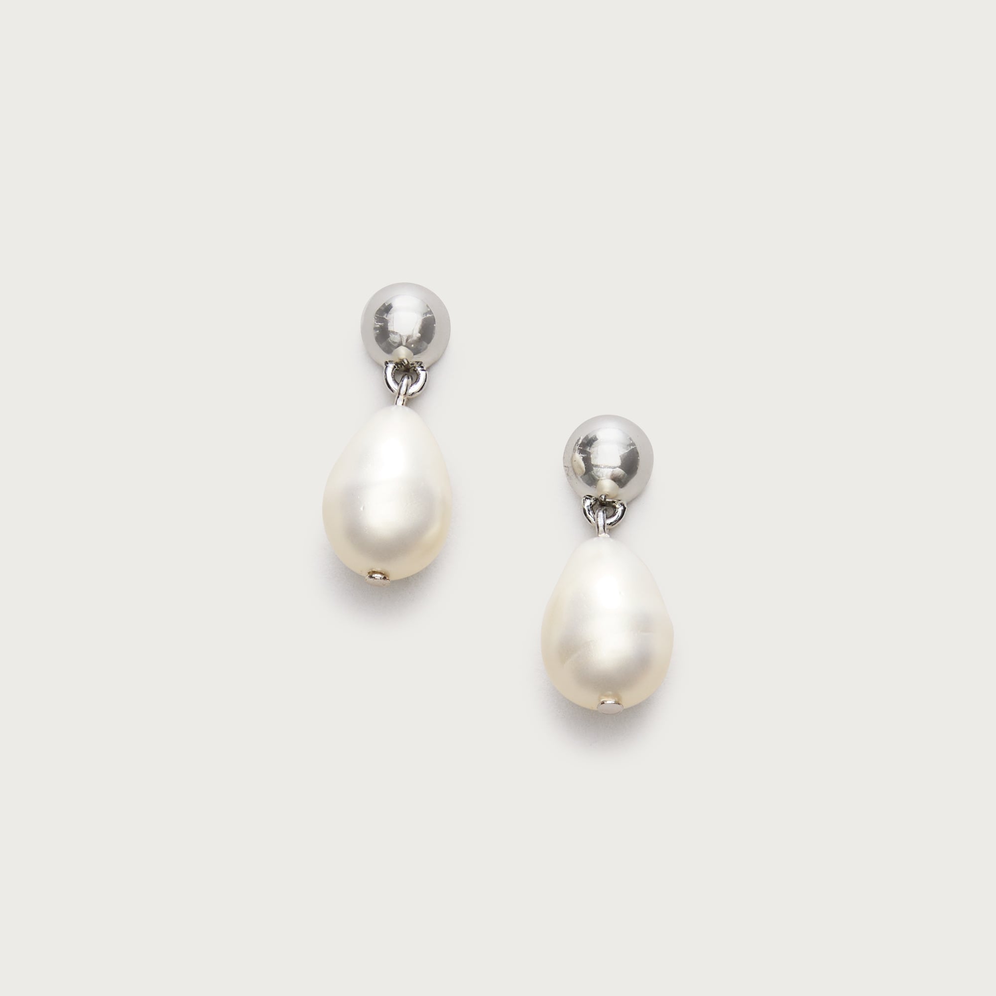 Pearl drop earrings