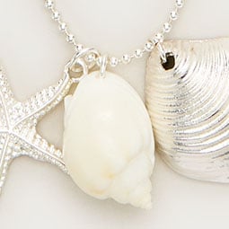 Shell charm necklace SHINY MATTE SILVER
