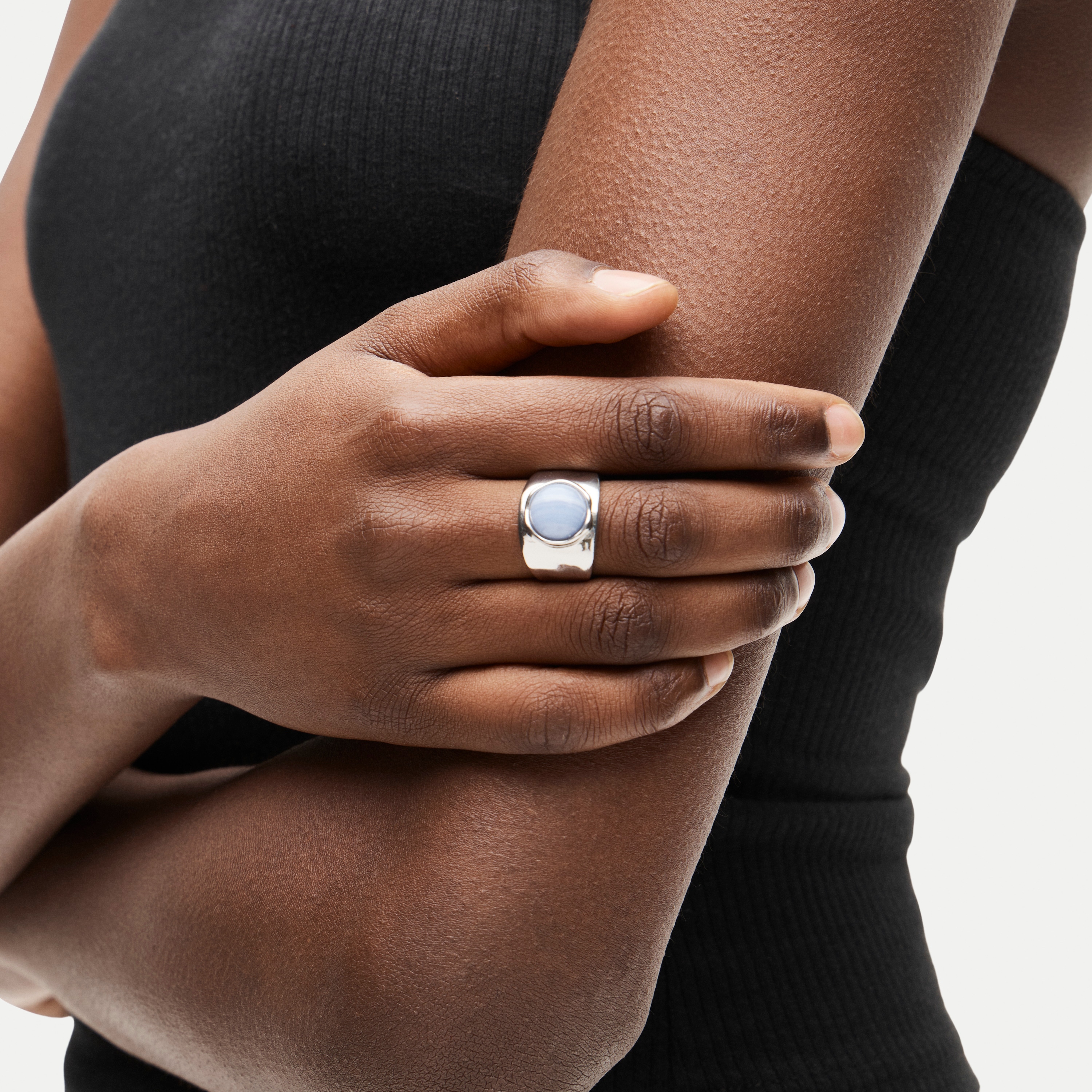 Inset stone ring
