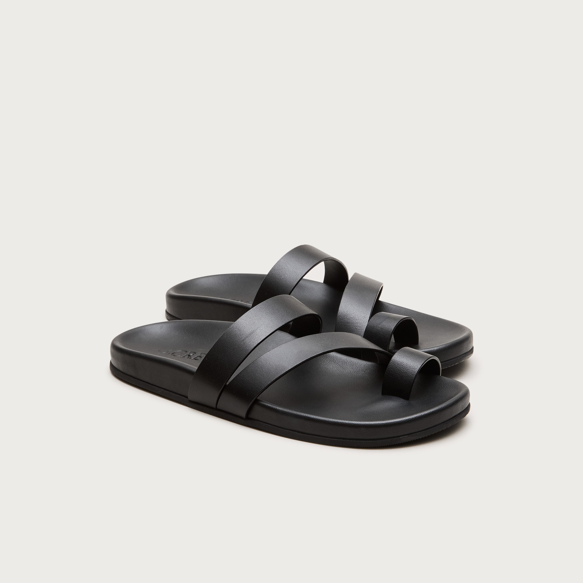 Kira toe-ring sandals in leather