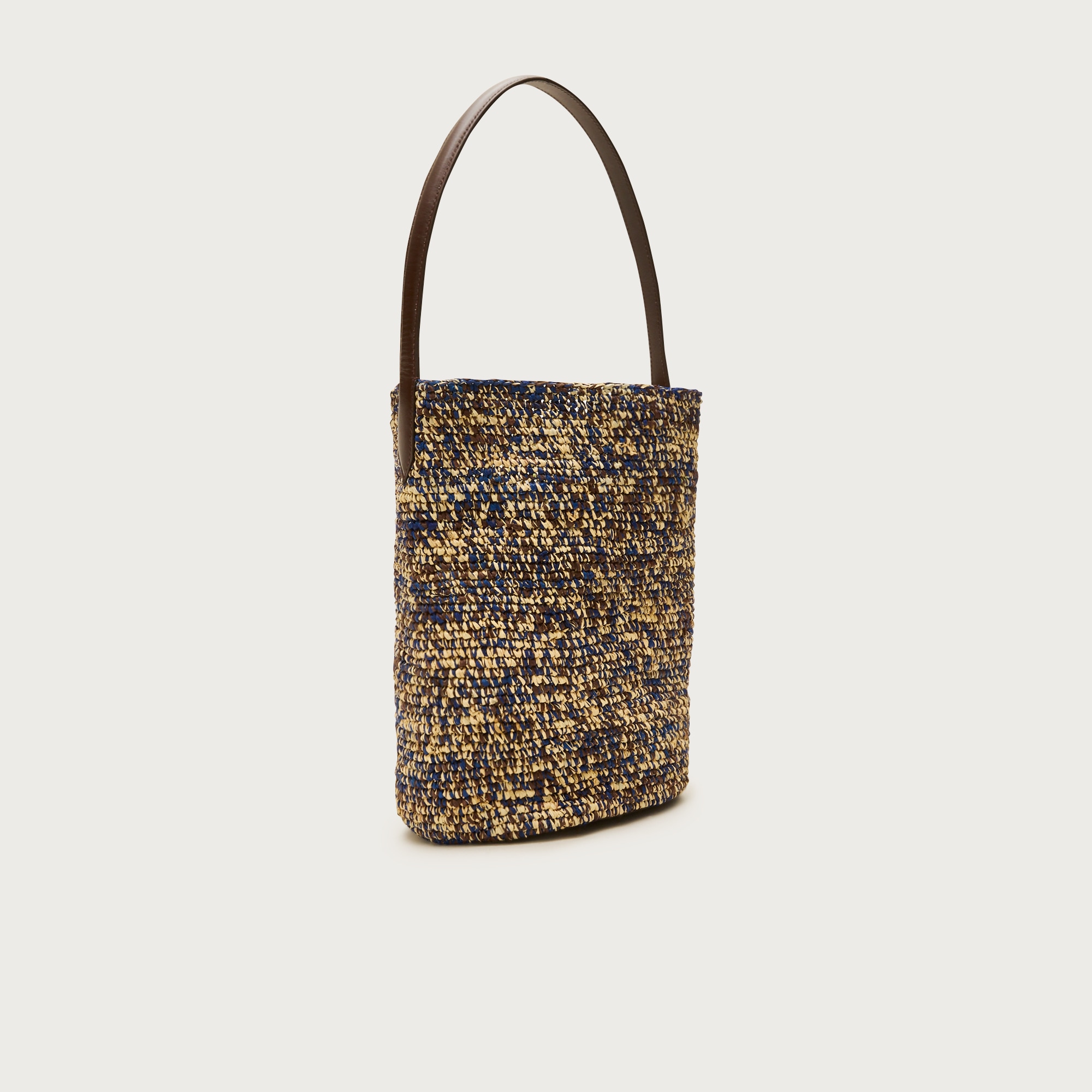Berkeley handwoven bucket bag in marled straw