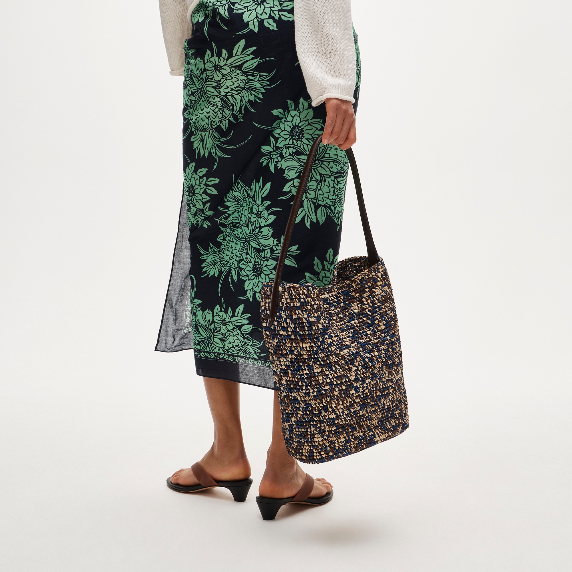 Berkeley handwoven bucket bag in marled straw
