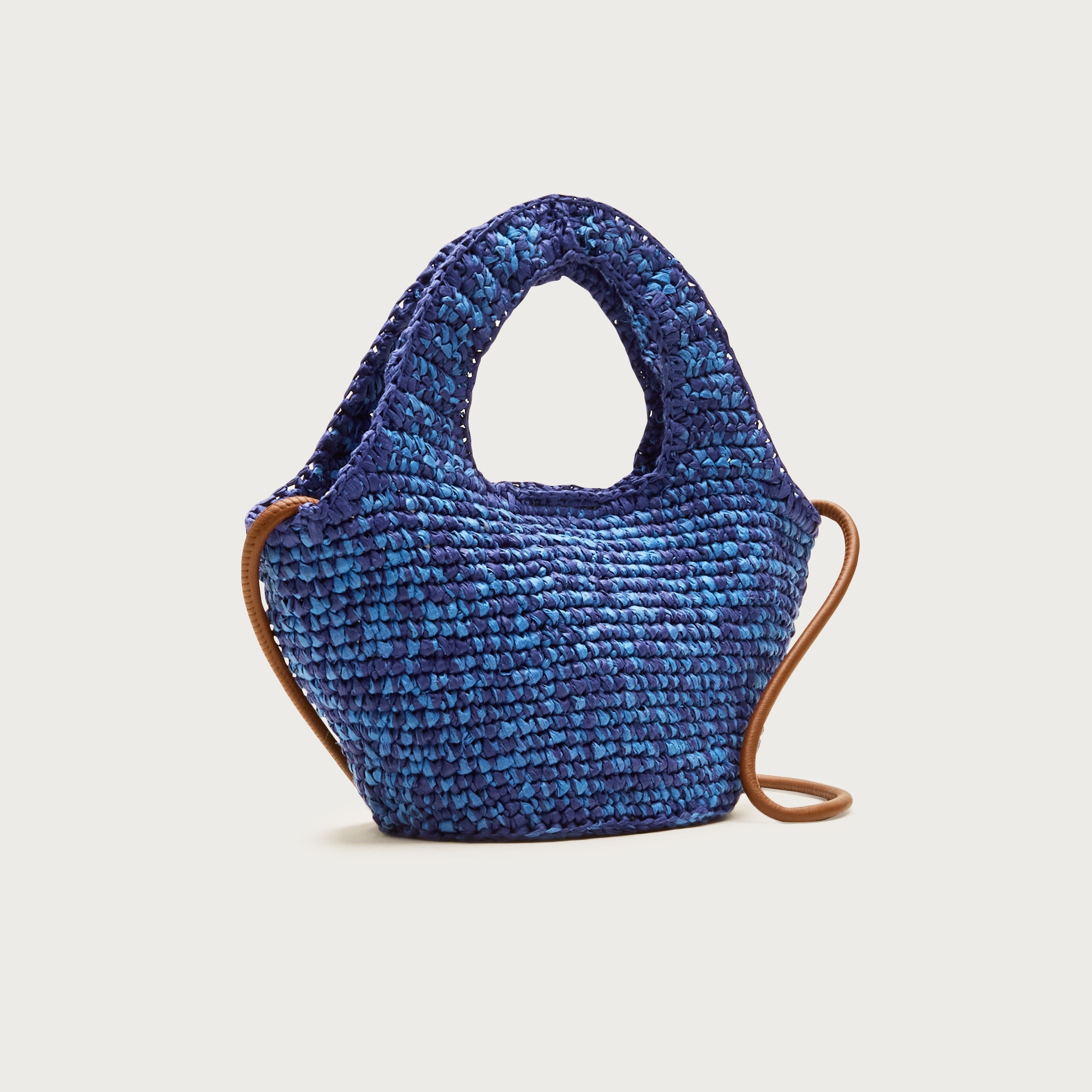 Small handwoven tote in marled straw