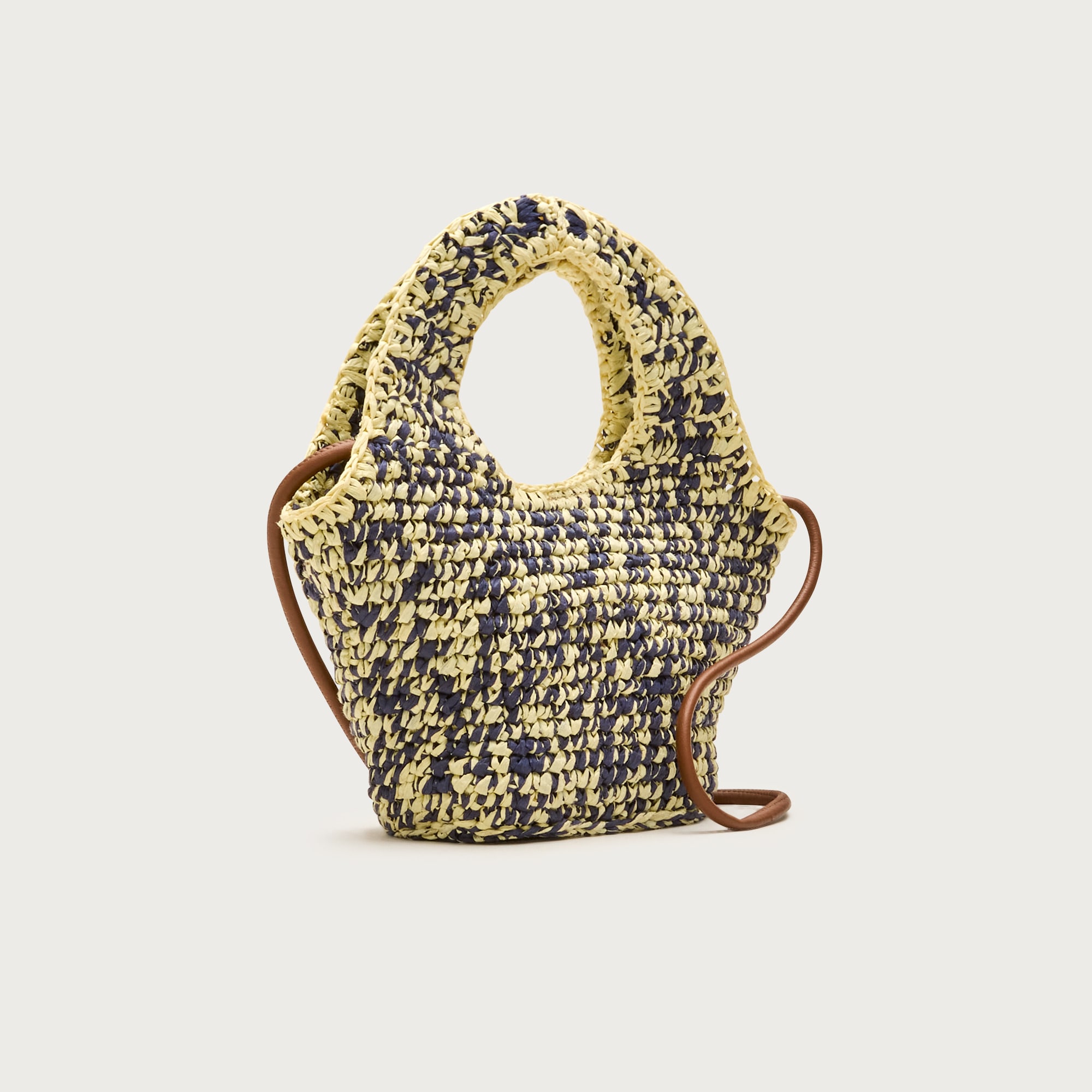 Small handwoven tote in marled straw