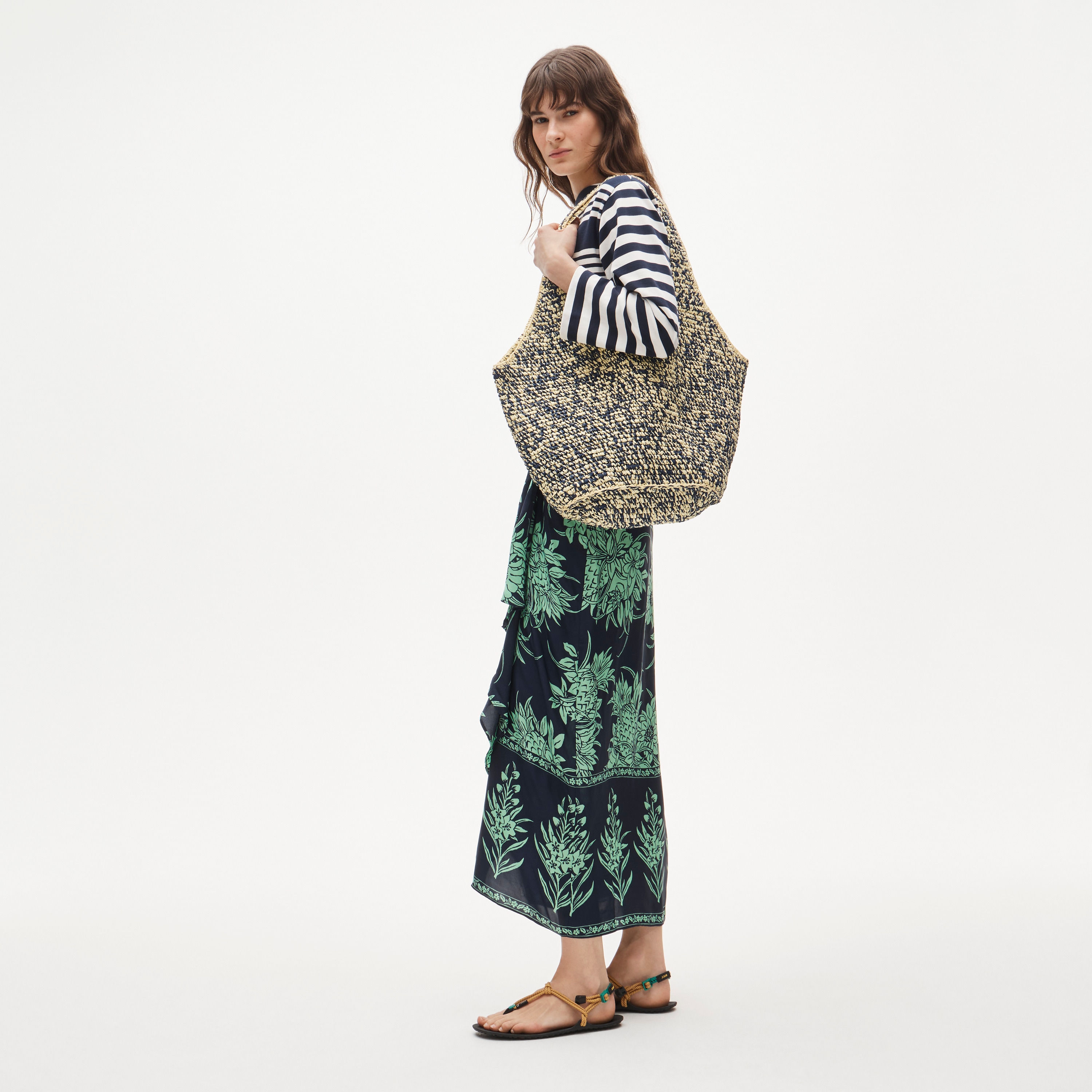Large handwoven tote in marled straw
