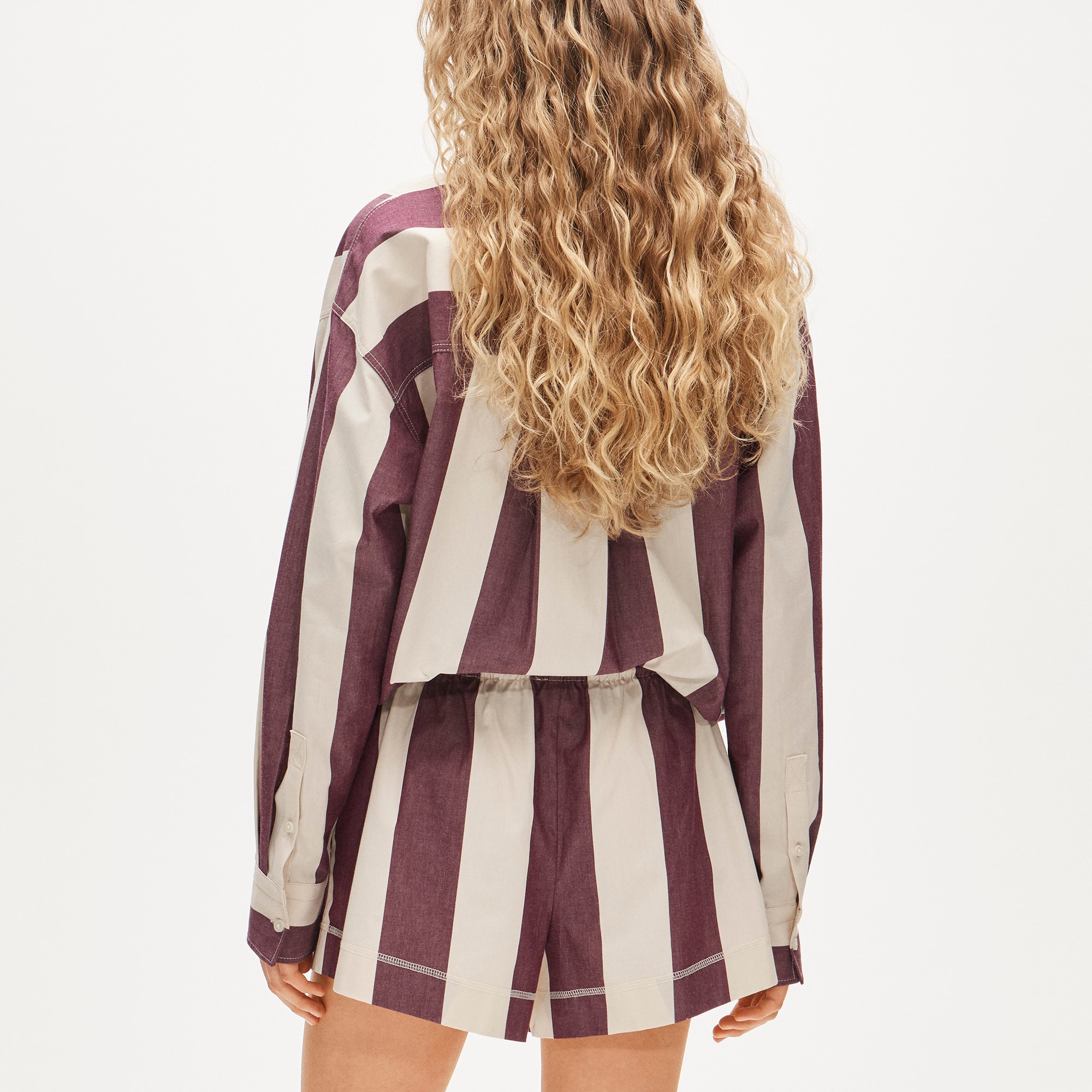 Cruise short in striped lightweight oxford