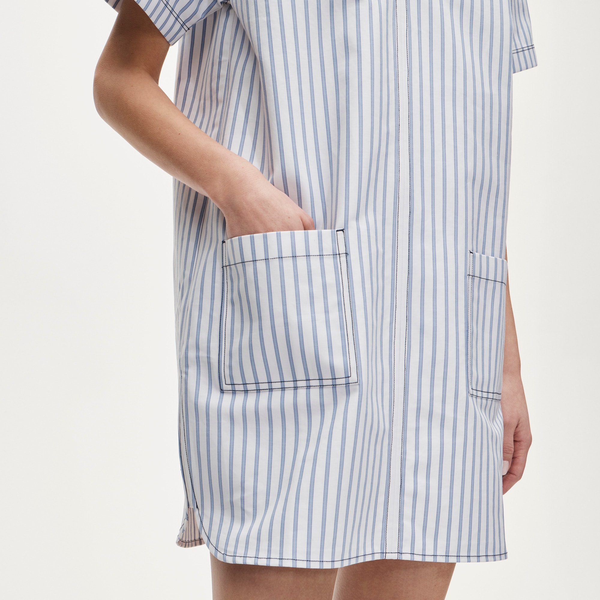 Patch-pocket pullover dress in striped structured cotton poplin - image 3