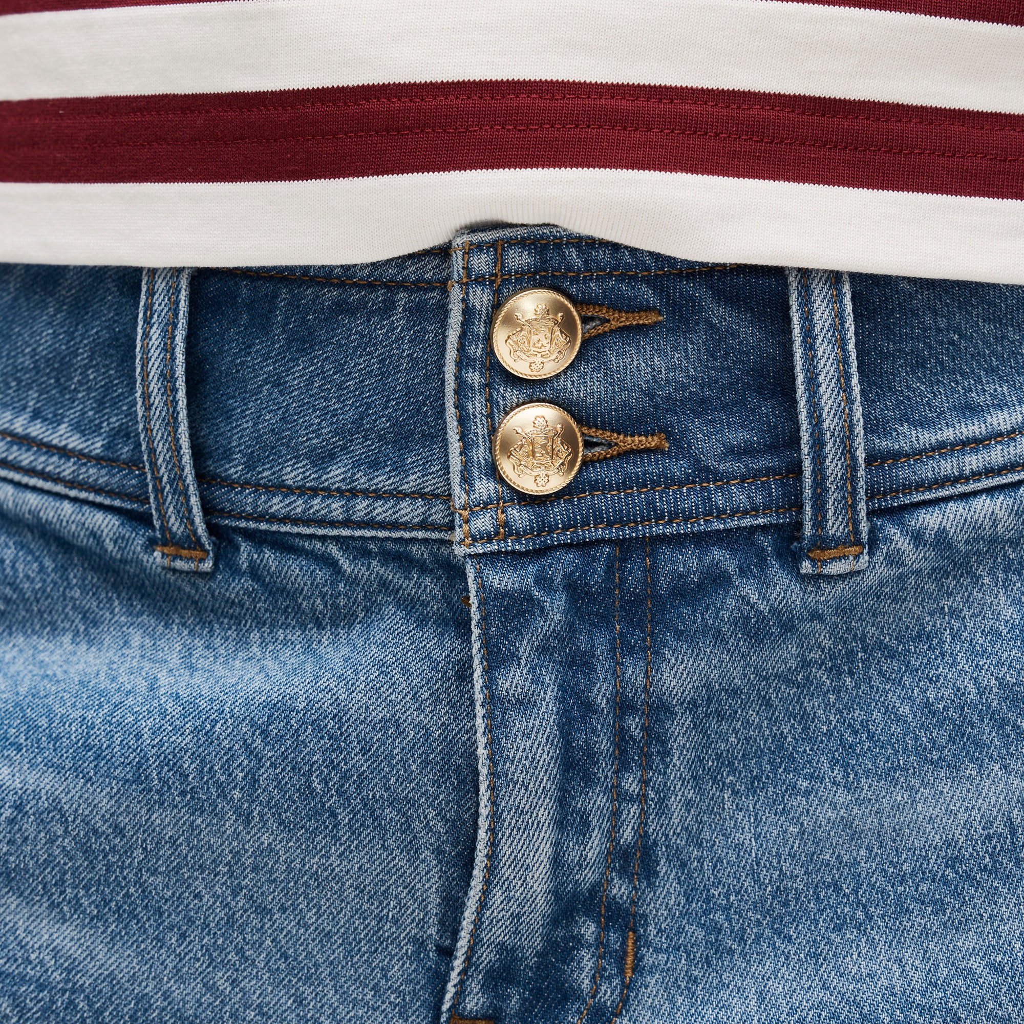 Denim short with stacked buttons - image 4