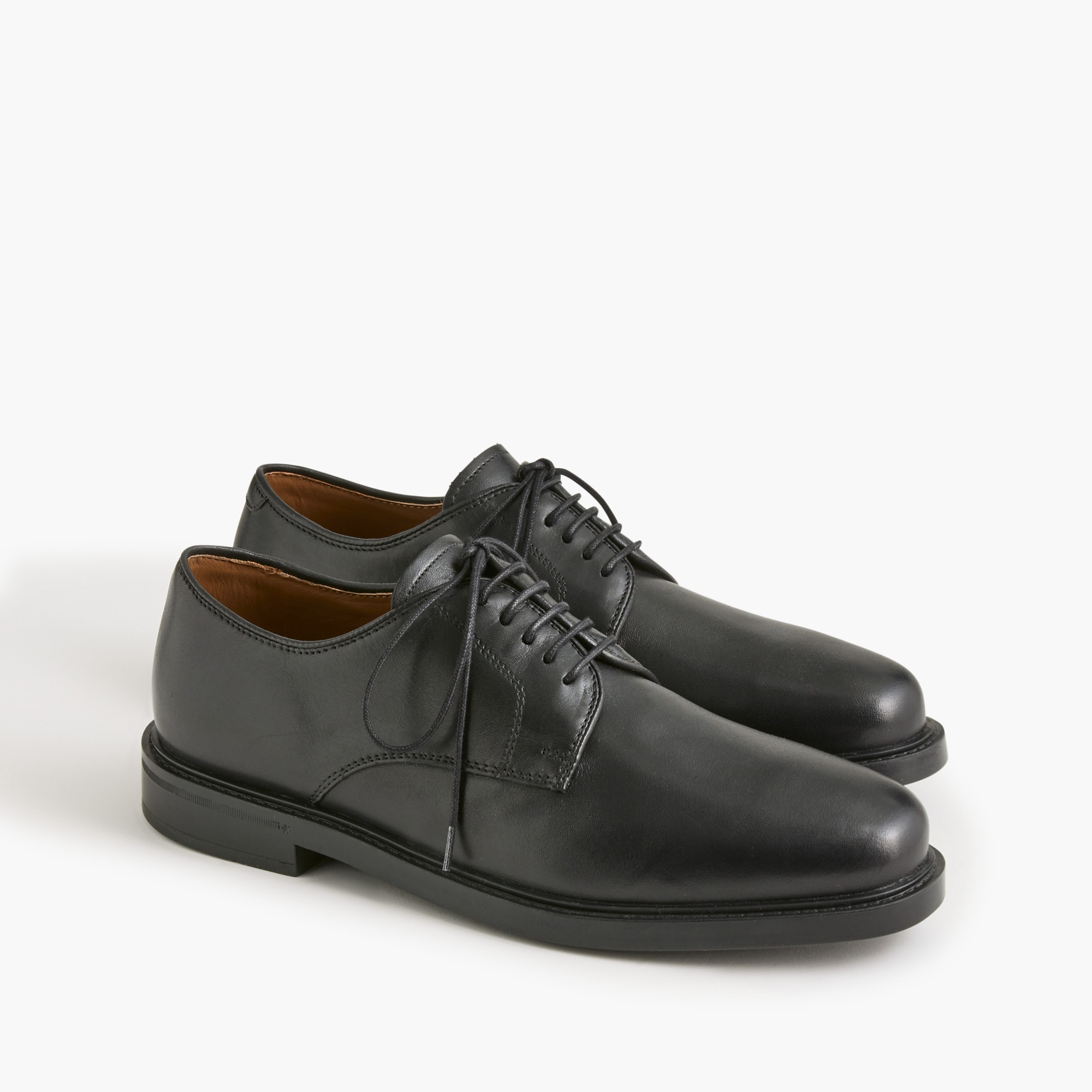 Leather lace-up shoes