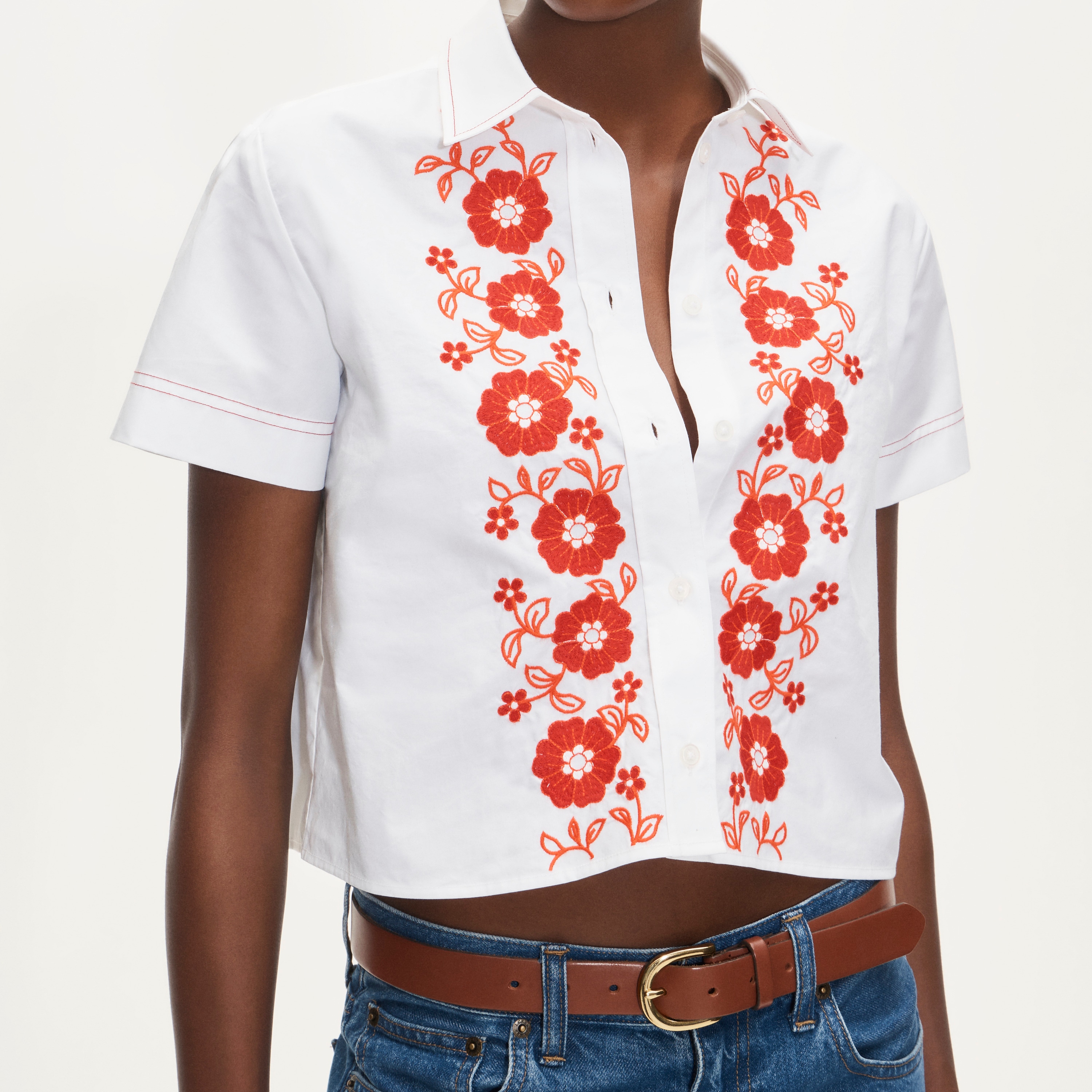 Gamine button-up shirt in embroidered floral