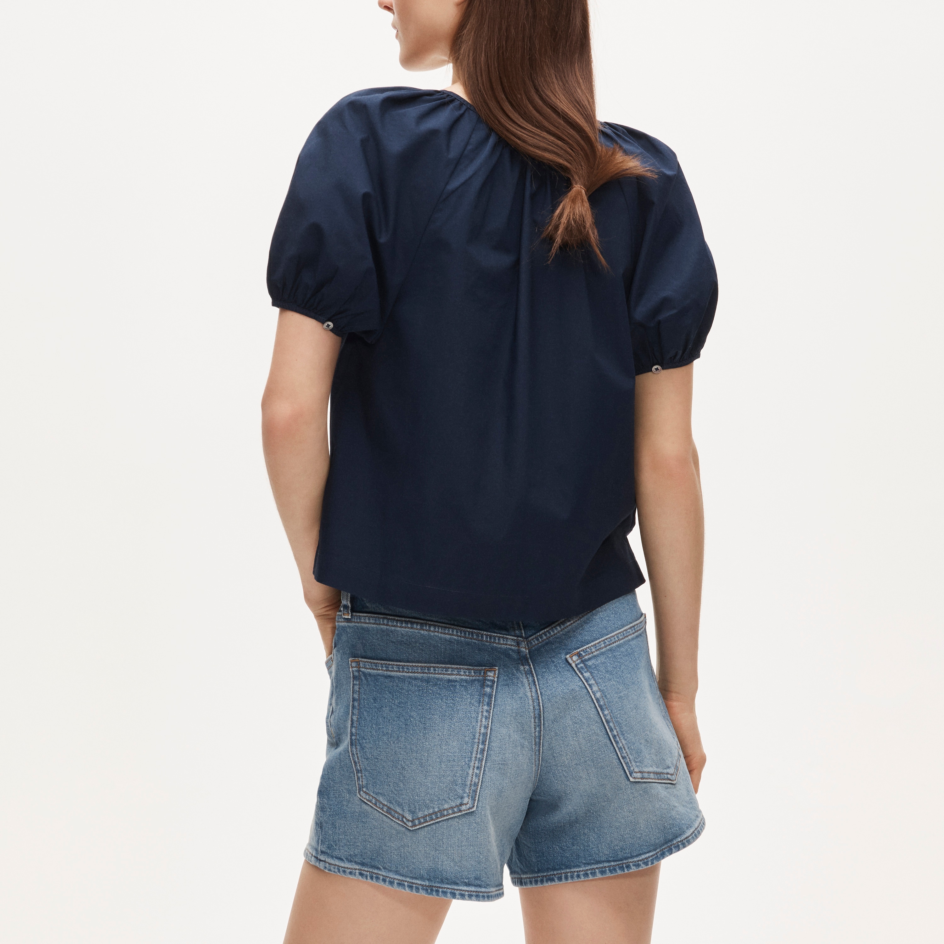 Puff-sleeve button-up top in cotton poplin