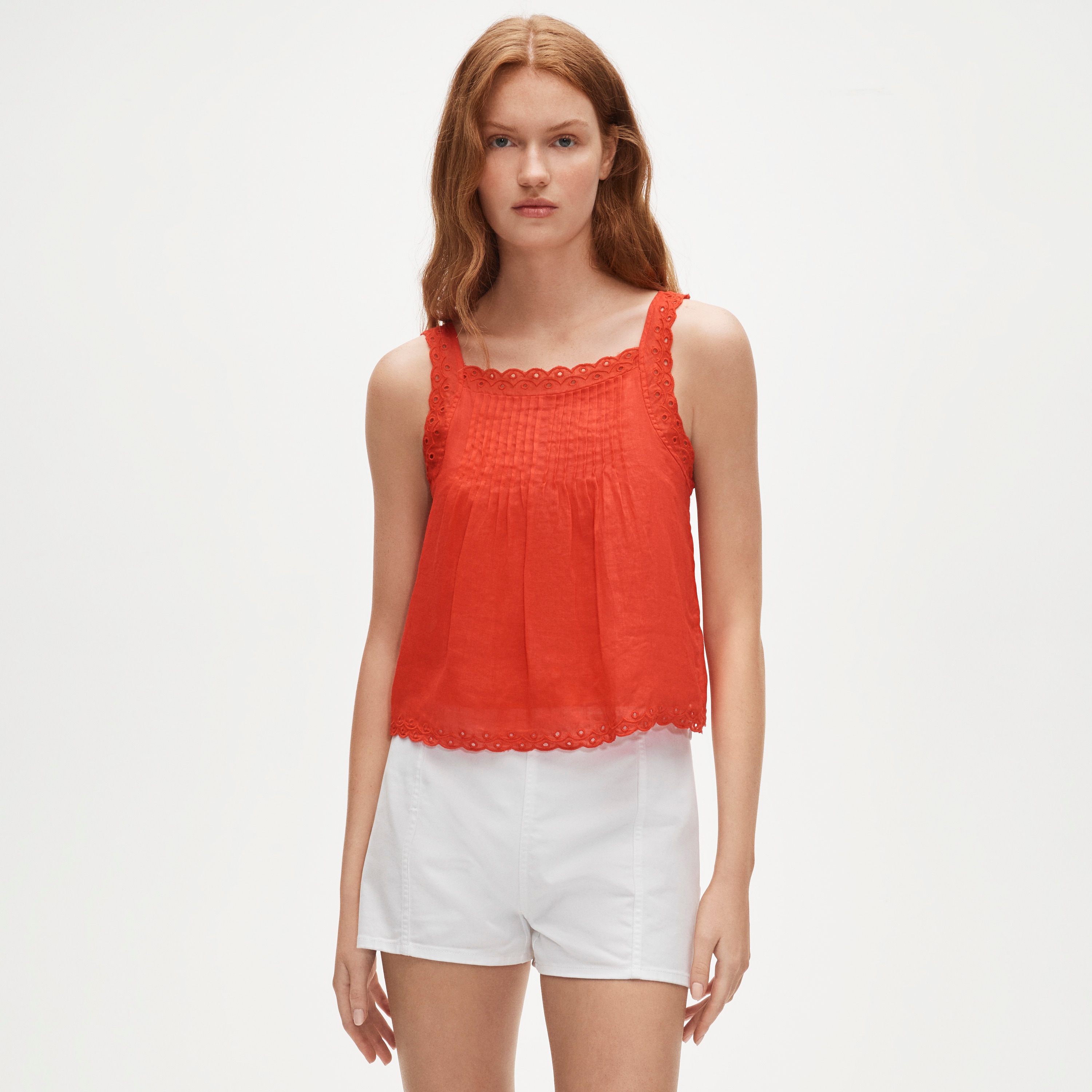 Scallop-trim tank top in ramie