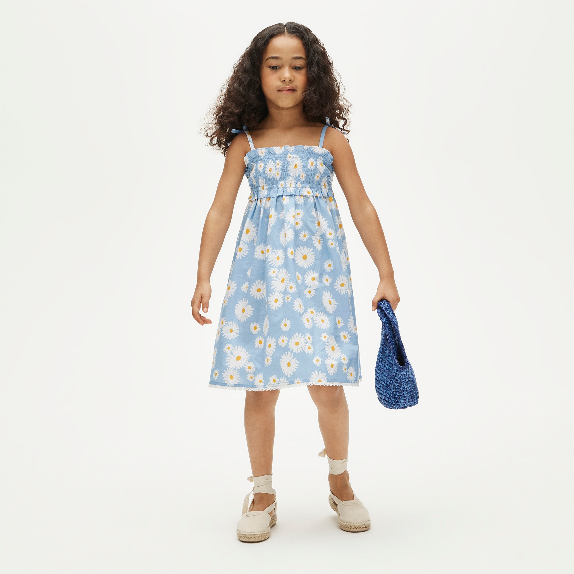 Girls' smocked tie-shoulder dress in vintage daisy print