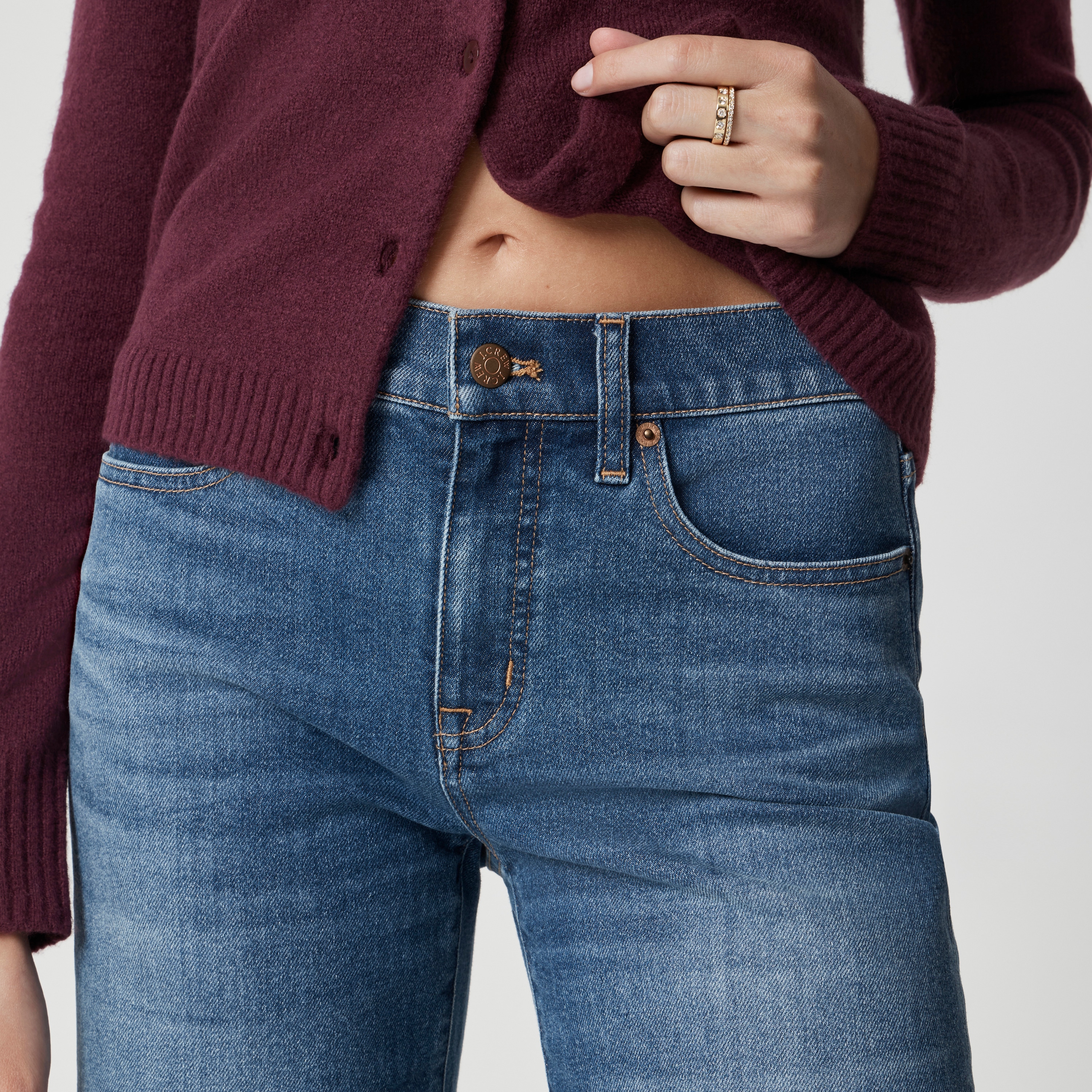 Low-slung wide-leg jean