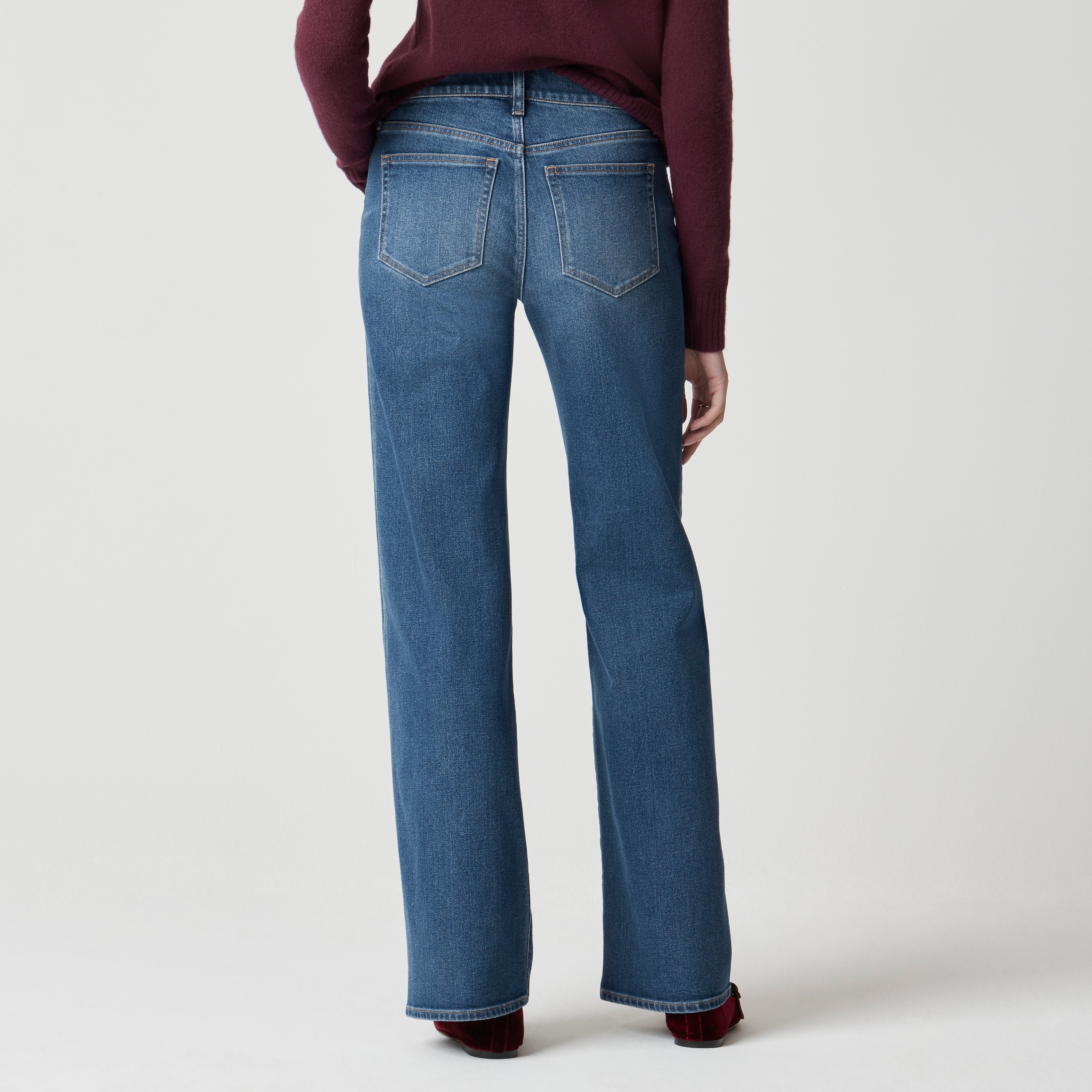 Low-slung wide-leg jean
