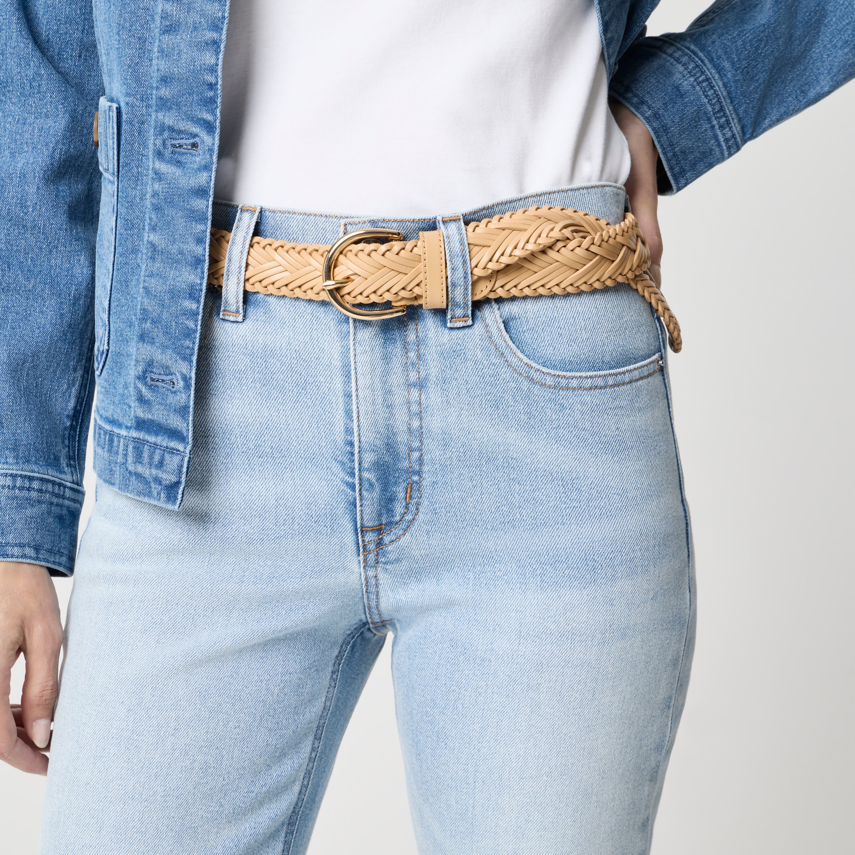 Mid-rise straight jean in all-day stretch