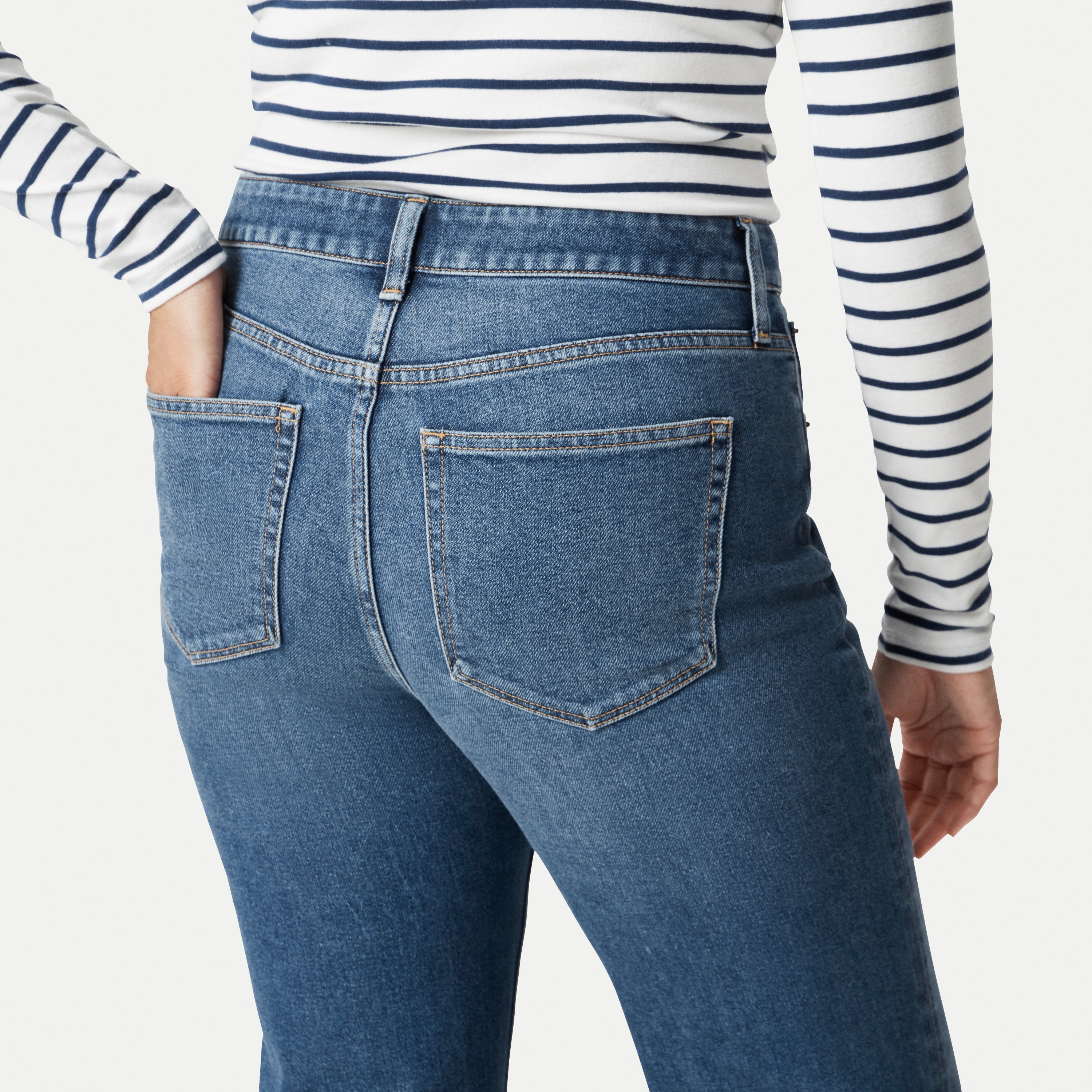 Curvy mid-rise straight jean
