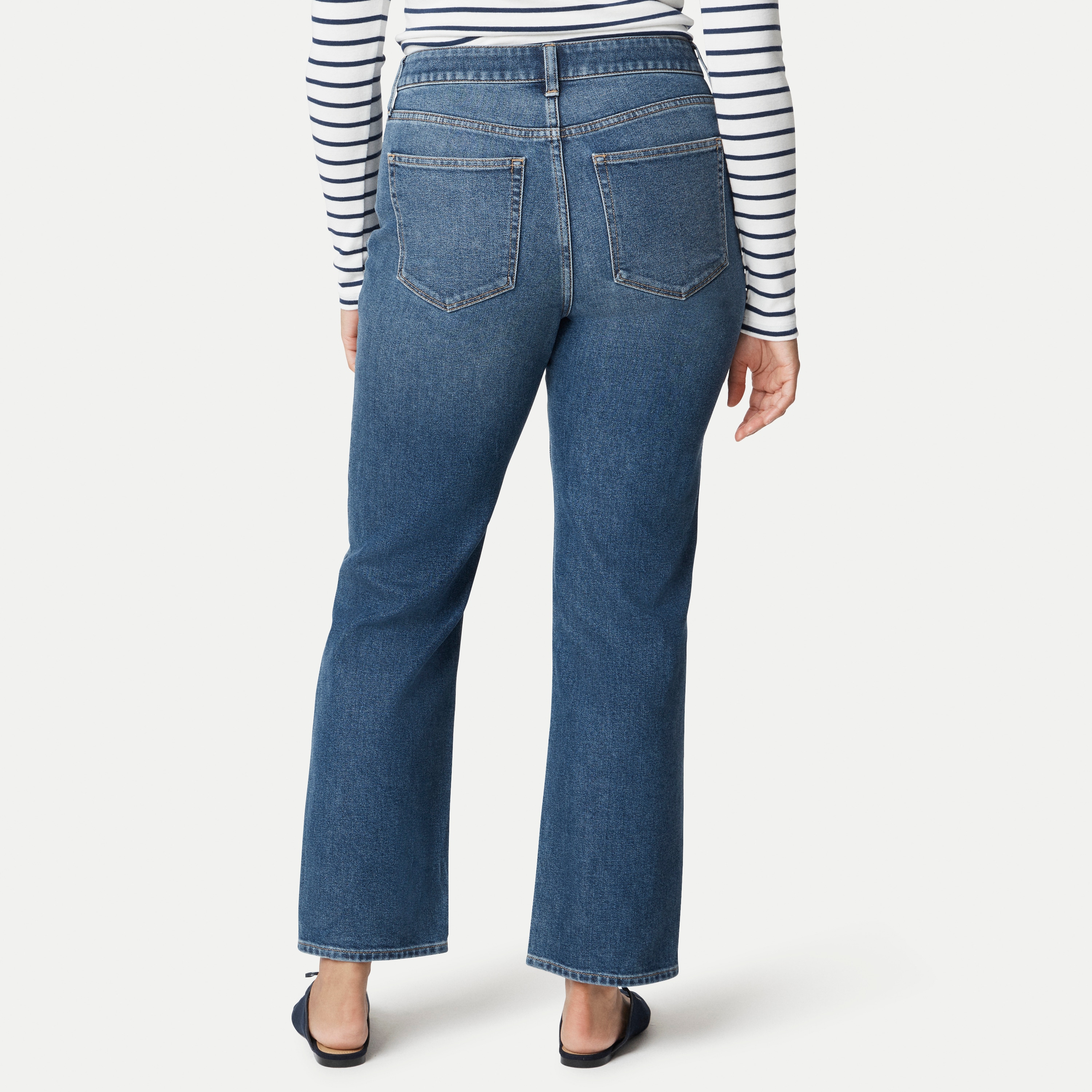 Curvy mid-rise straight jean