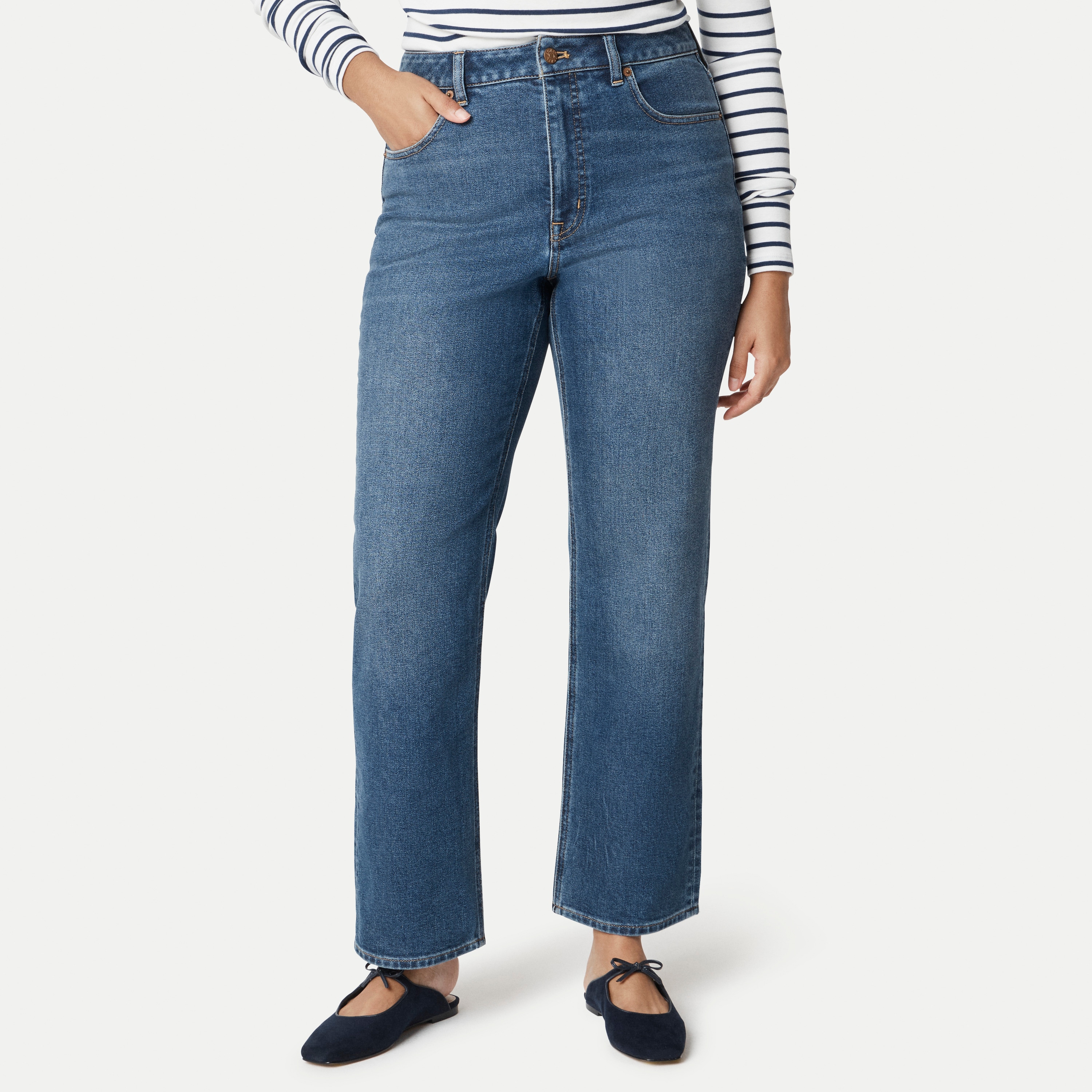 Curvy mid-rise straight jean