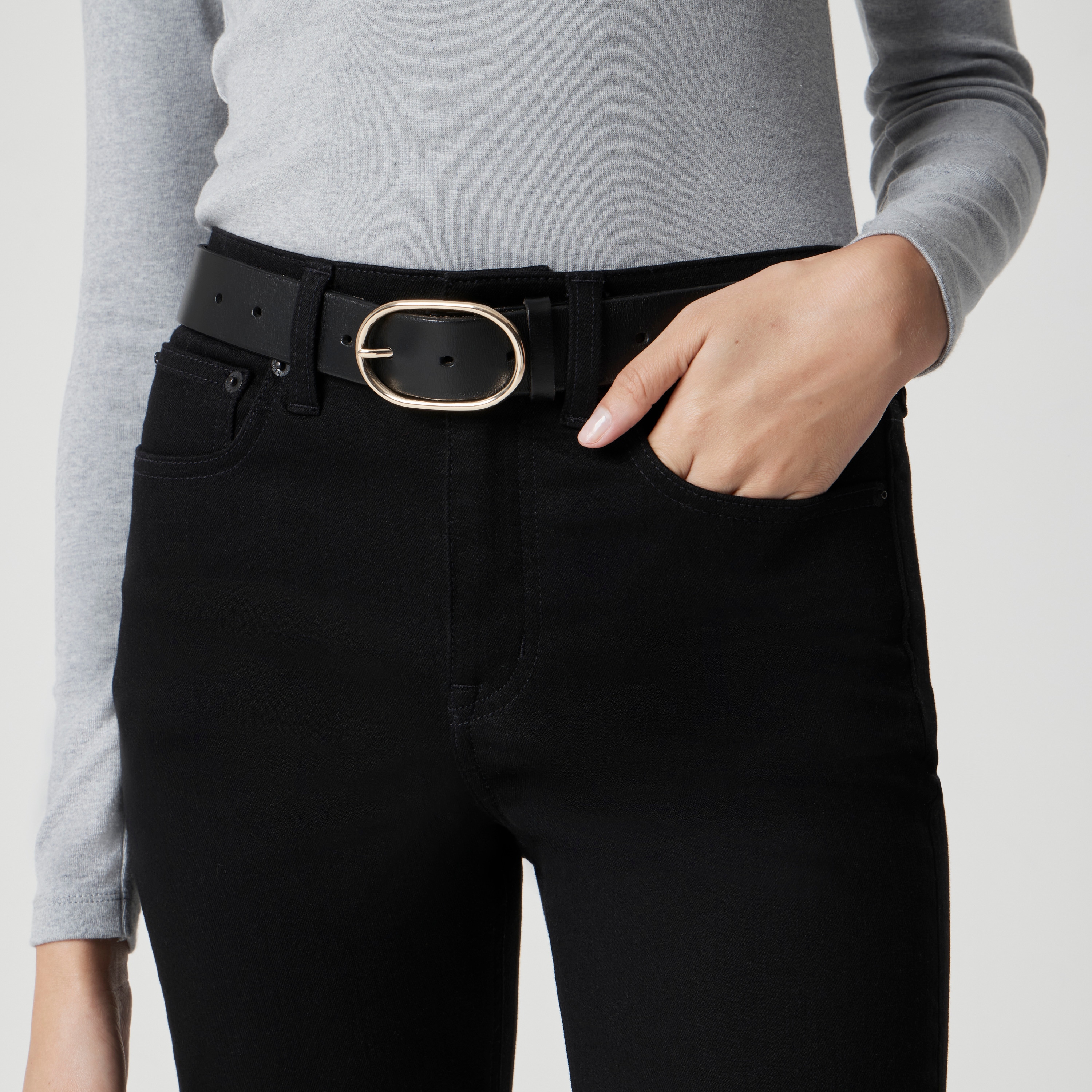 Mid-rise straight black jean all-day stretch
