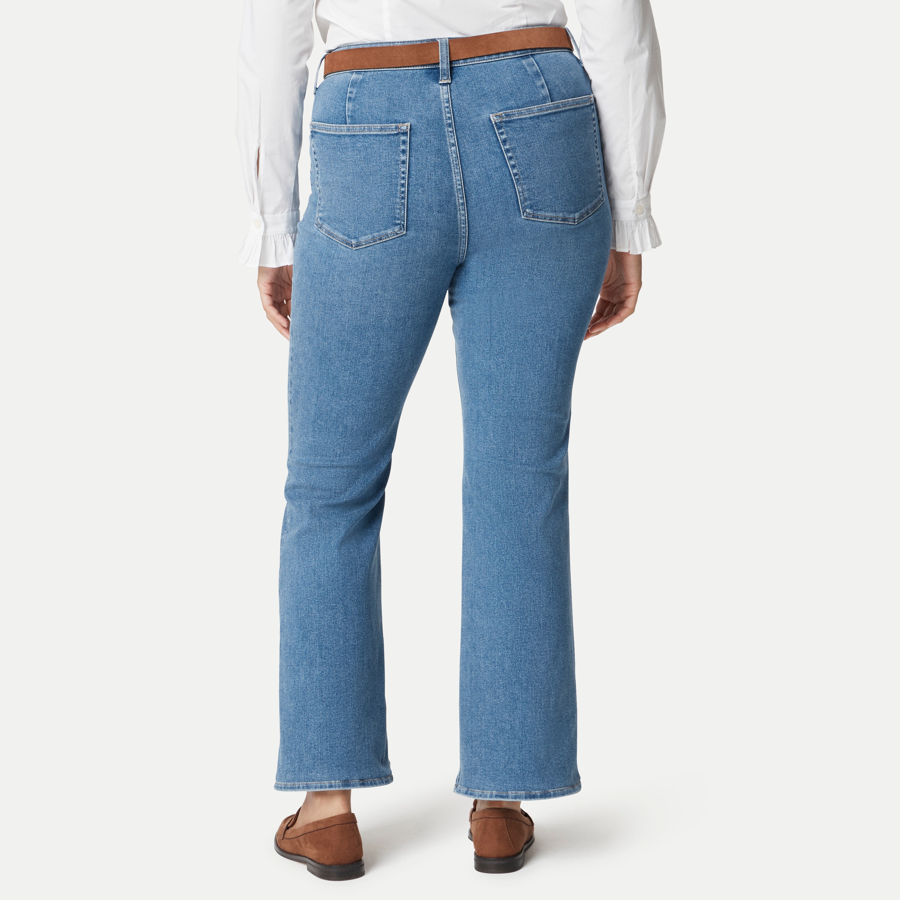 Curvy ankle flare patch-pocket jean signature stretch+