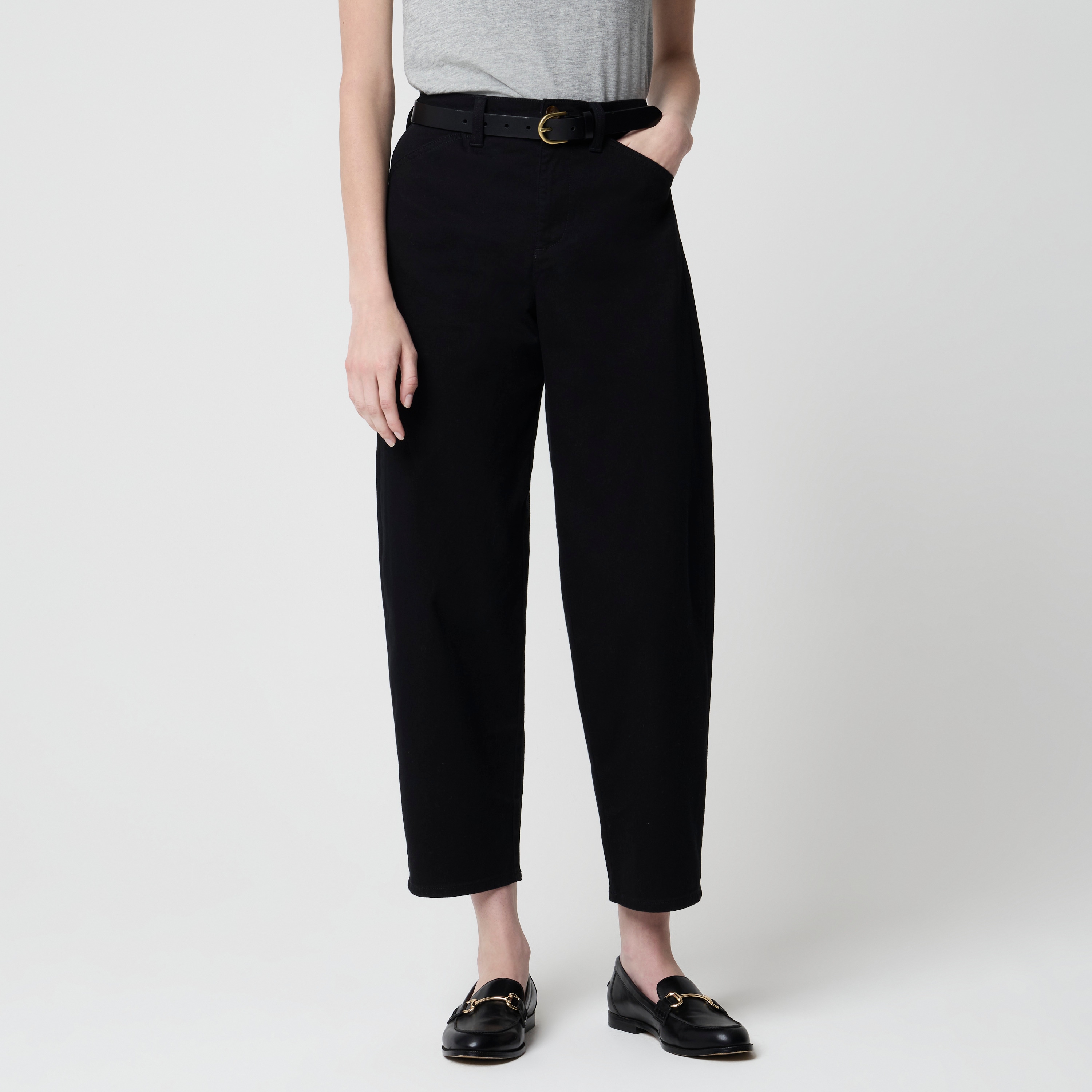 Barrel-leg chino pant
