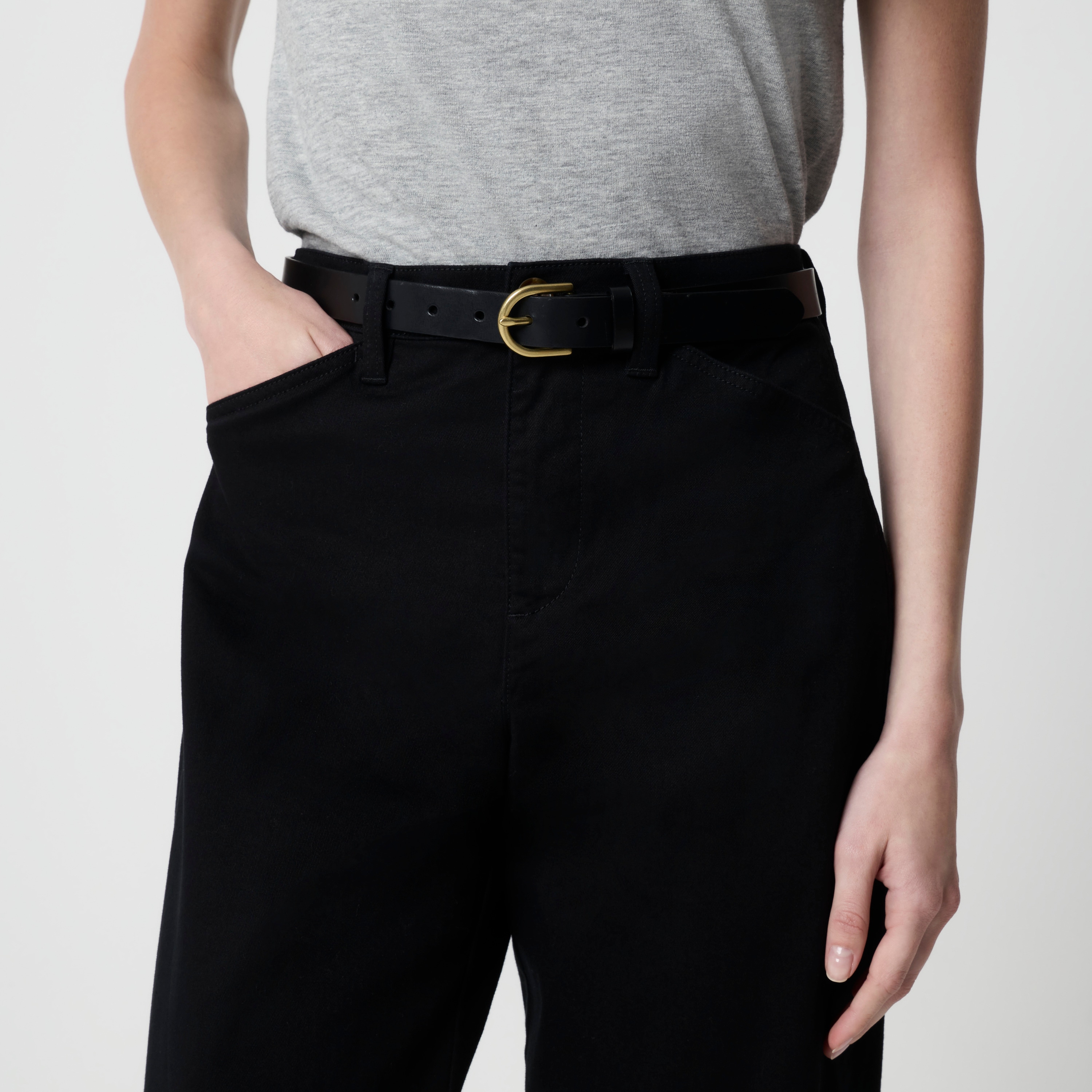 Barrel-leg chino pant