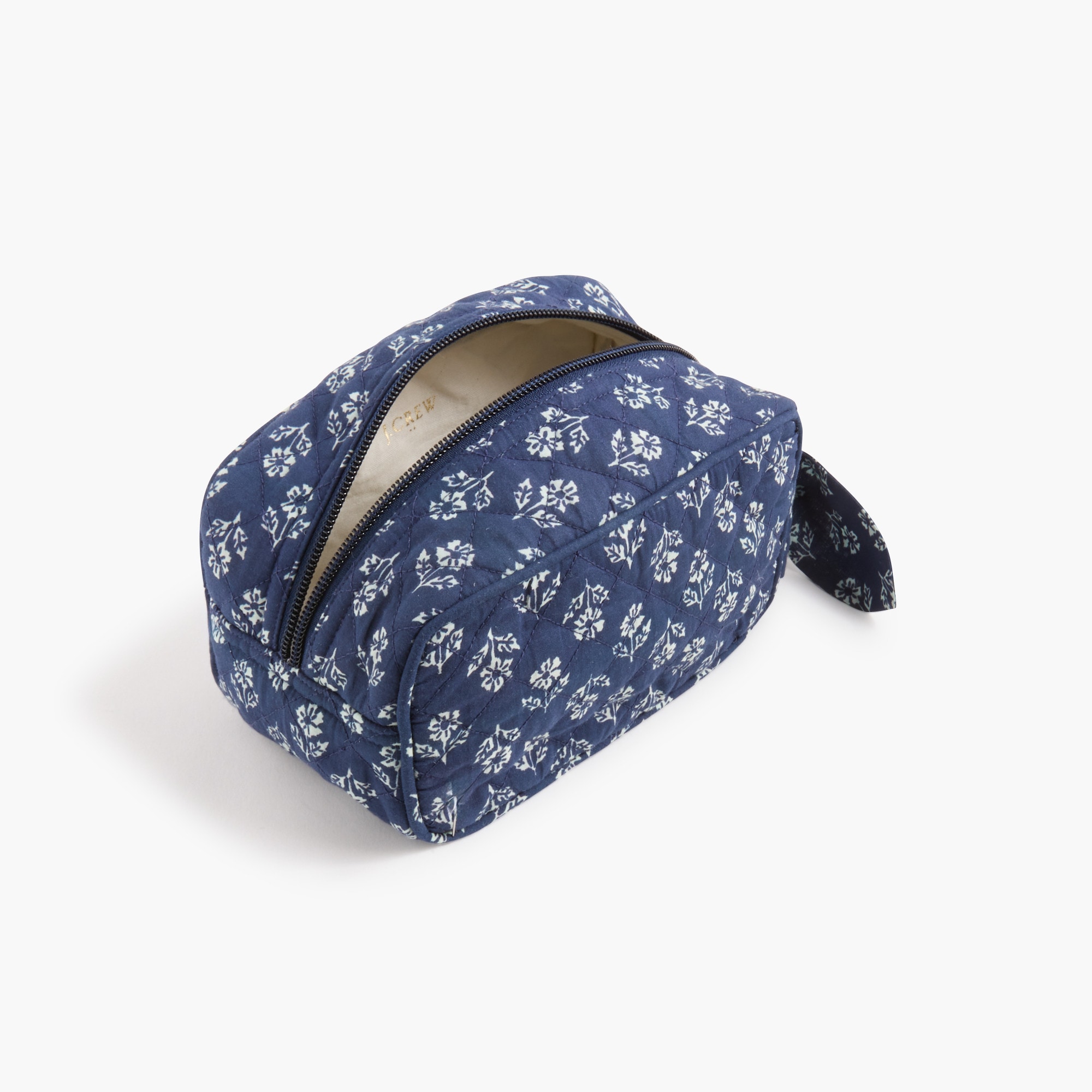 Quilted bow-handle pouch