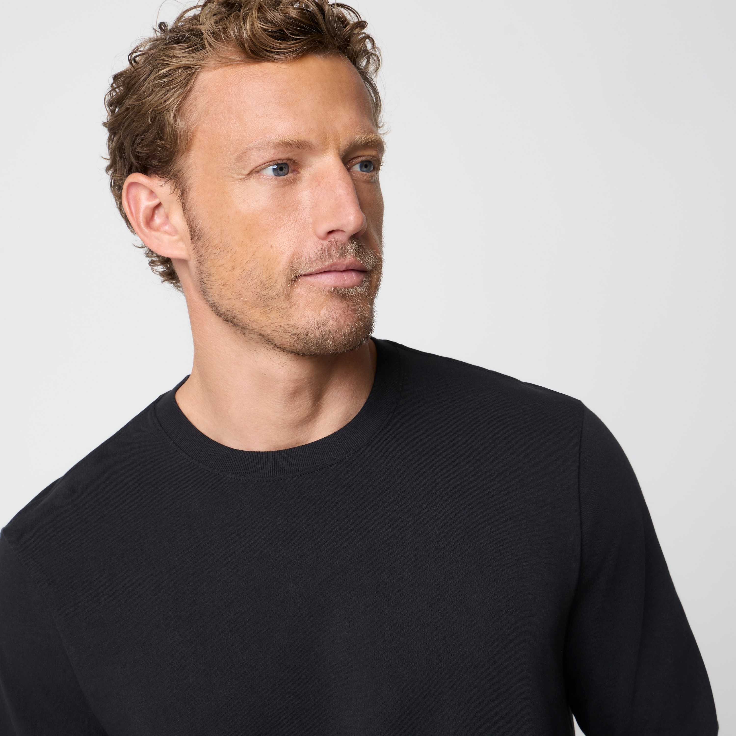 Long-sleeve Essential tee