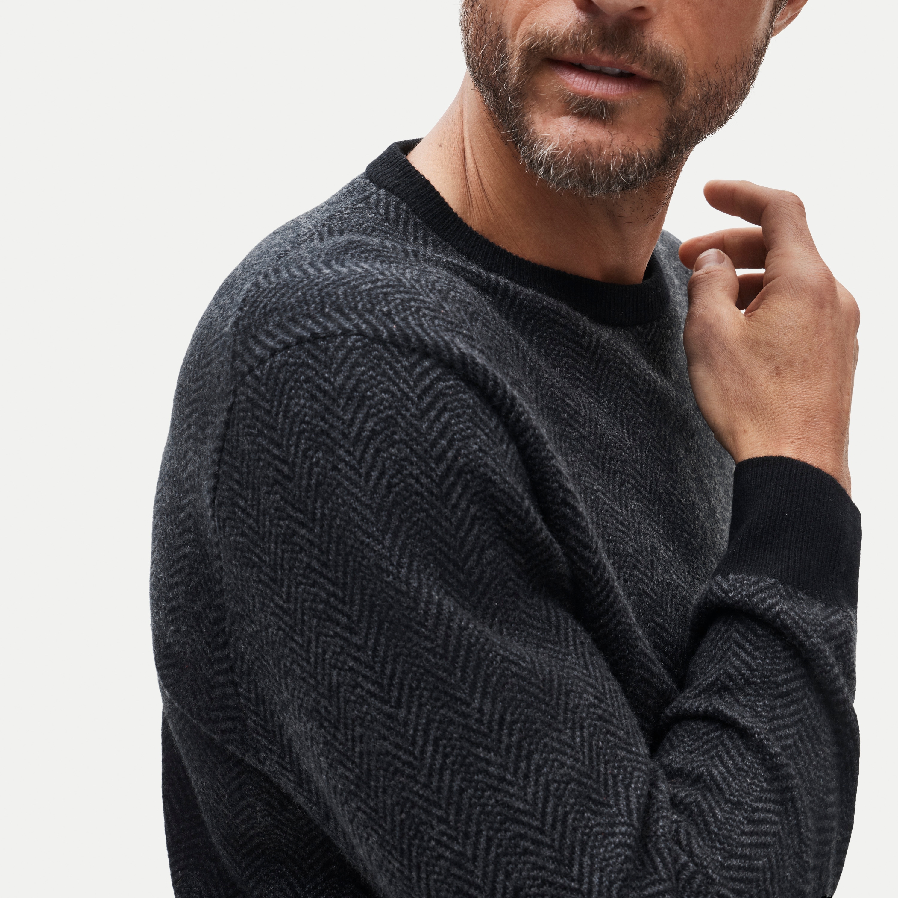 Cashmere crewneck sweater in herringbone - thumbnail 2