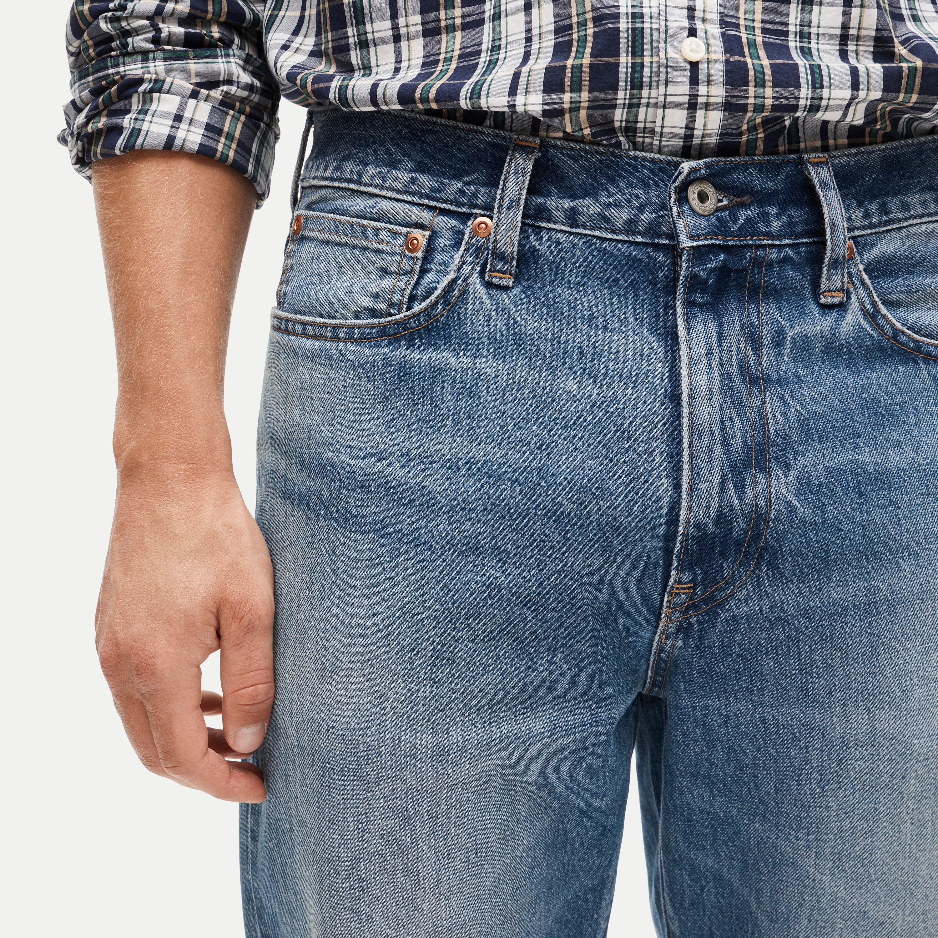 Classic Straight jean in Ivy medium wash
