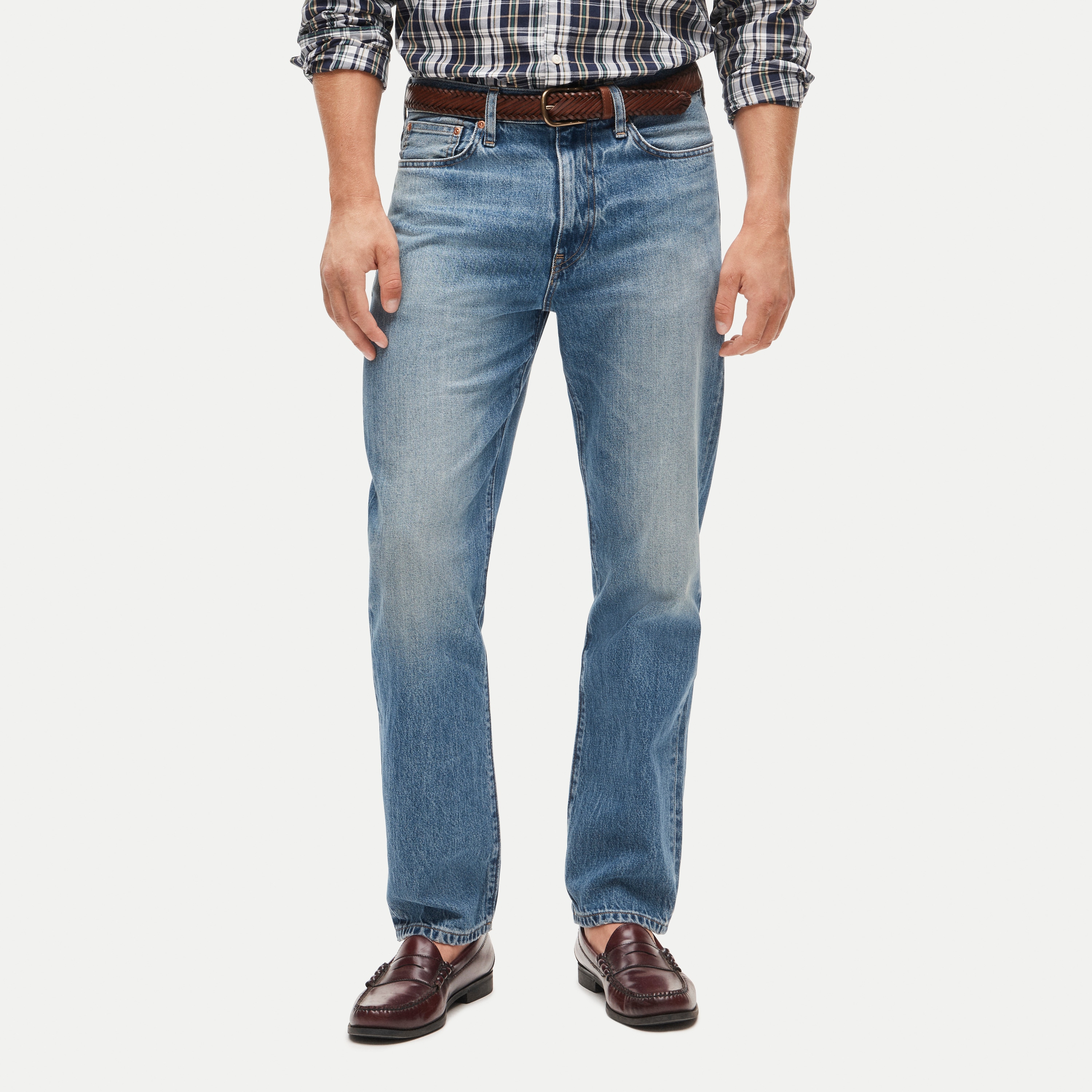 Classic Straight jean in Ivy medium wash