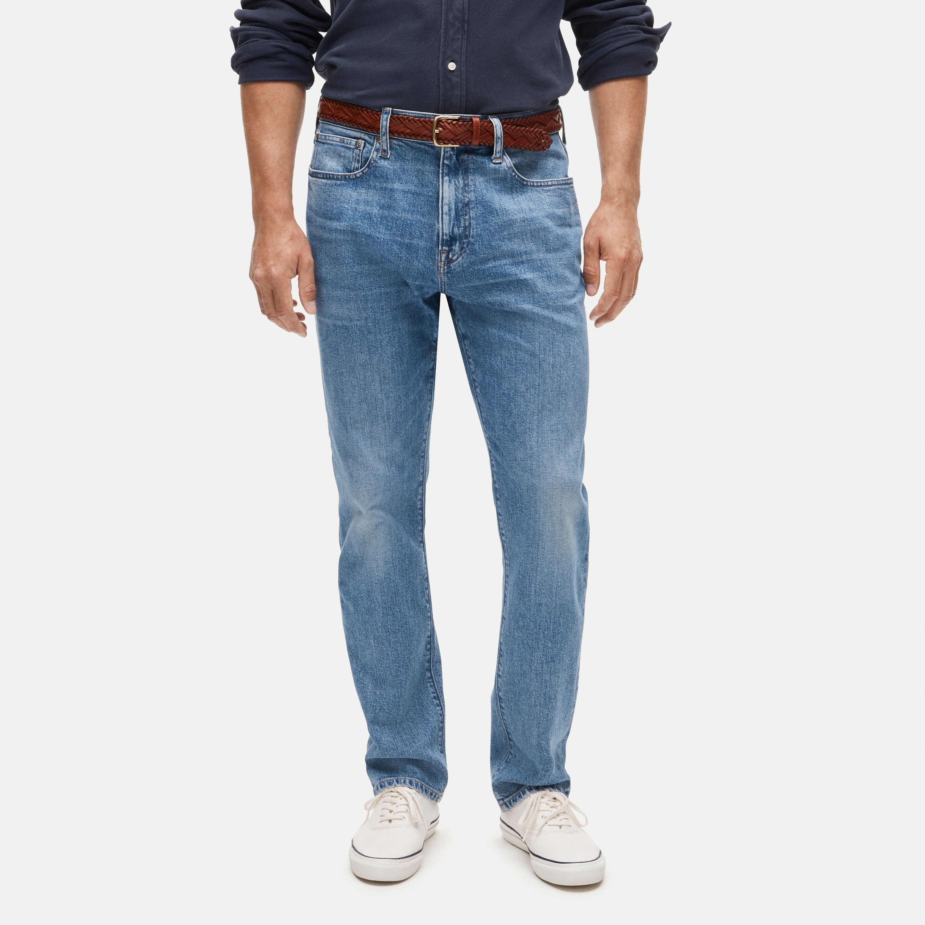 Athletic Straight-fit stretch jean in vintage medium wash