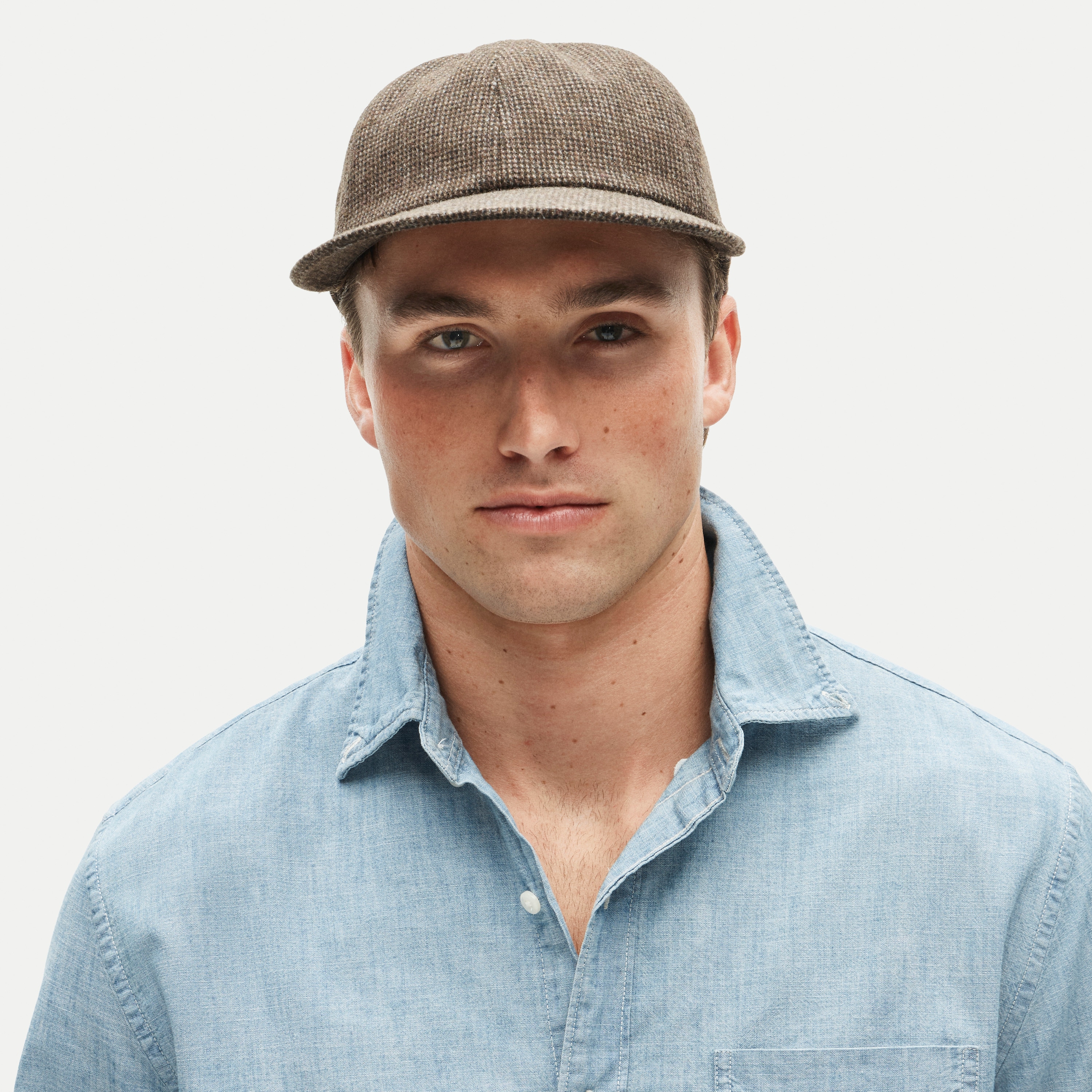 Walking cap in houndstooth wool