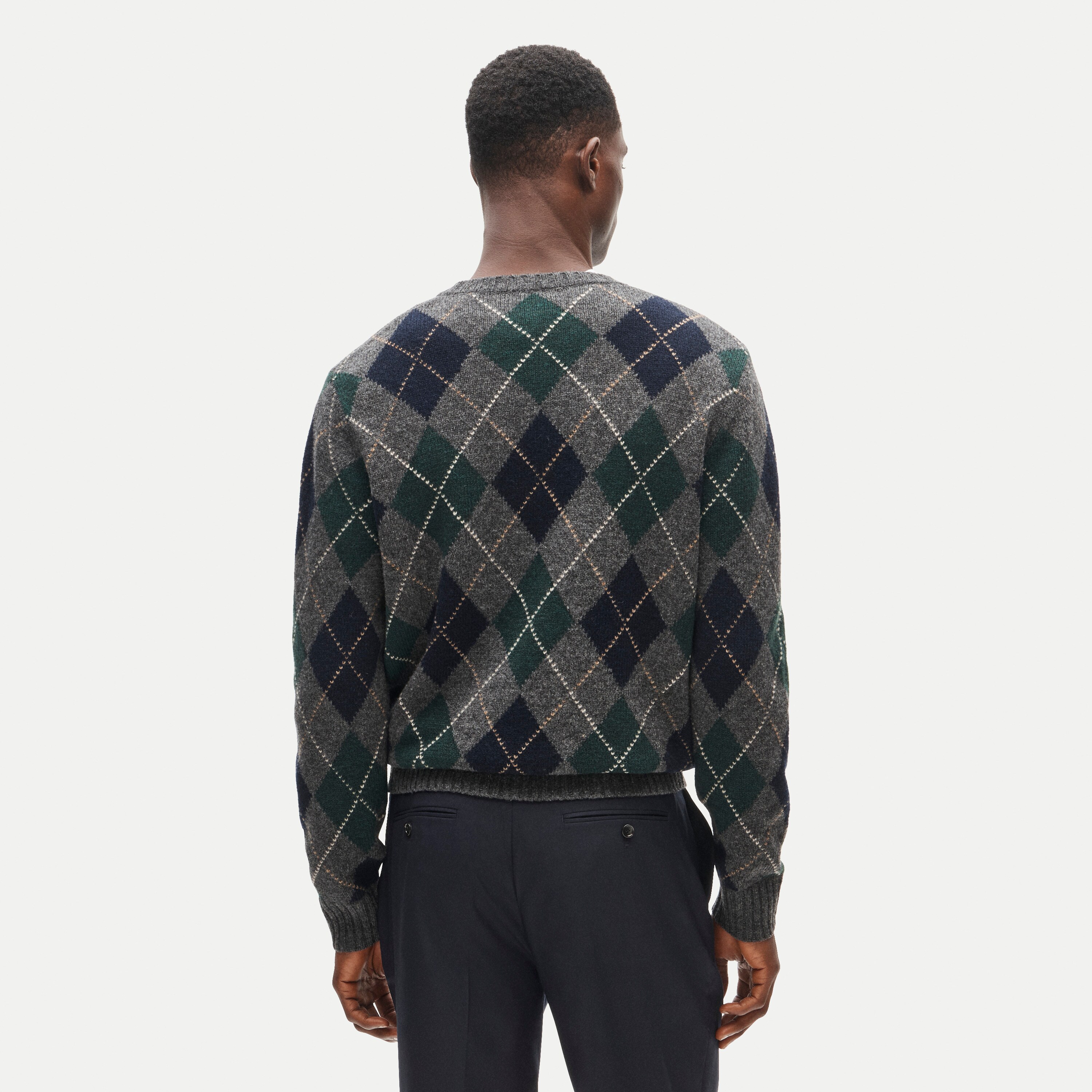 Wool V-neck sweater in argyle