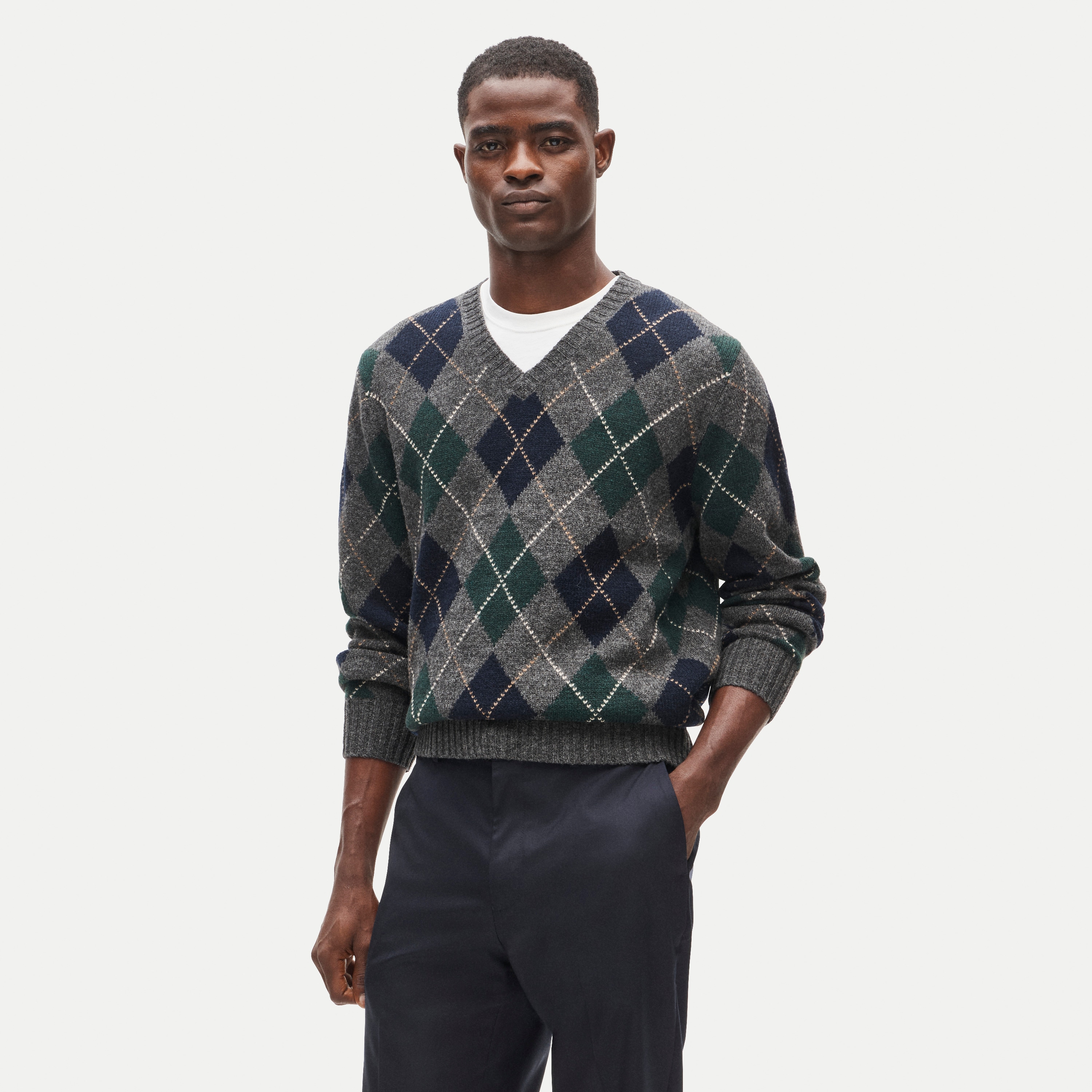 Wool V-neck sweater in argyle