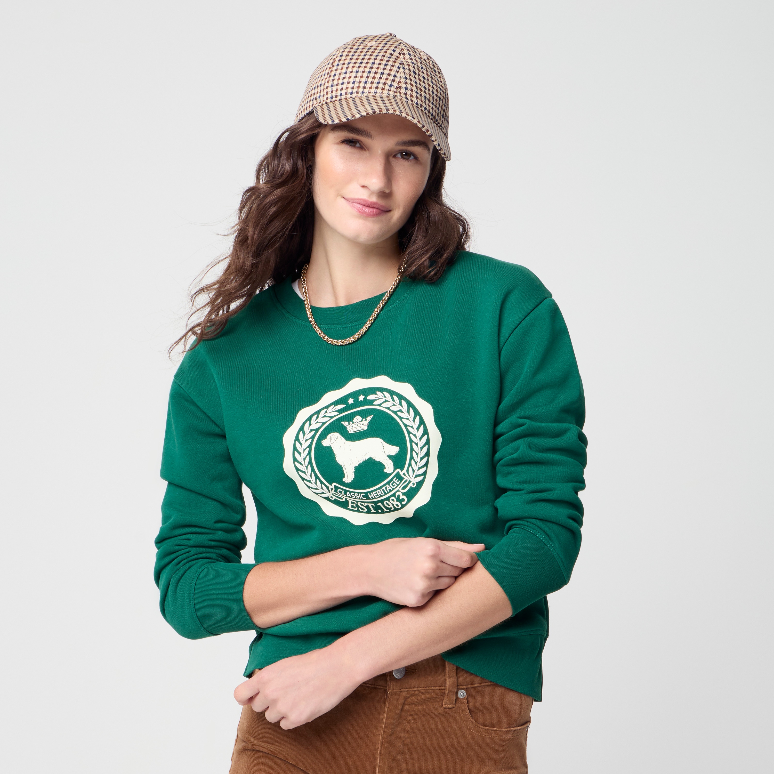 Dog crest graphic sweatshirt