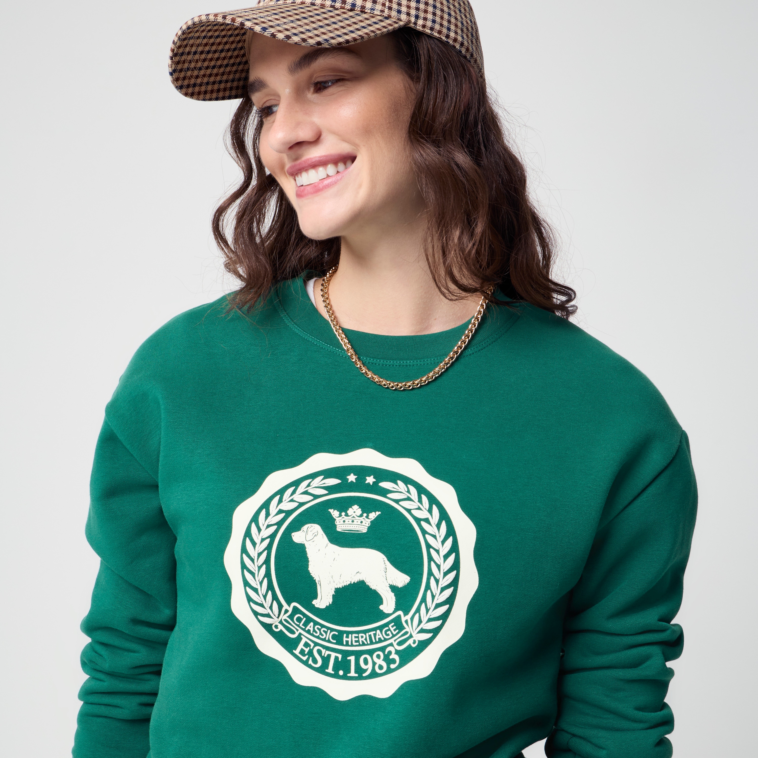 Dog crest graphic sweatshirt