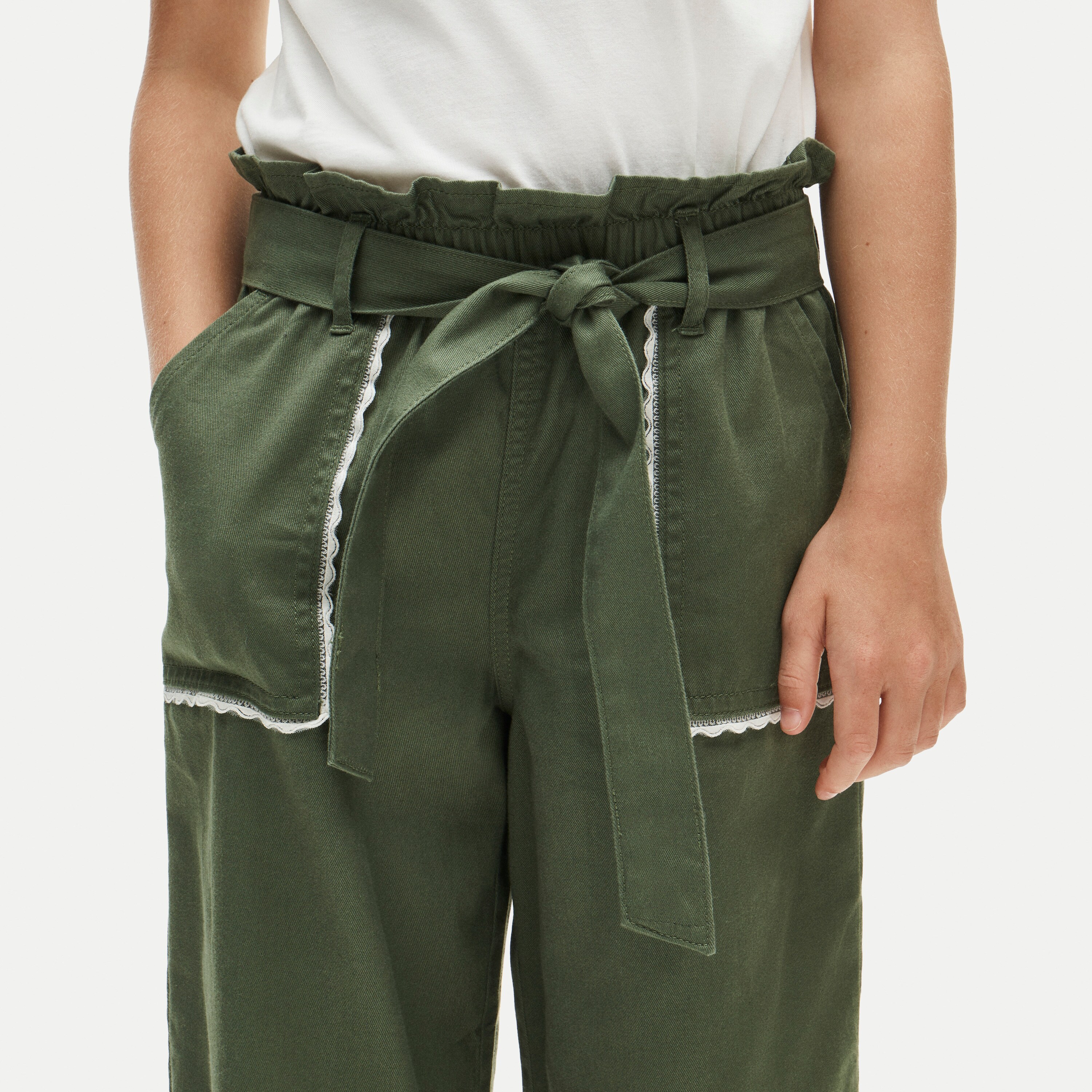 Girls' tie-waist pant in twill