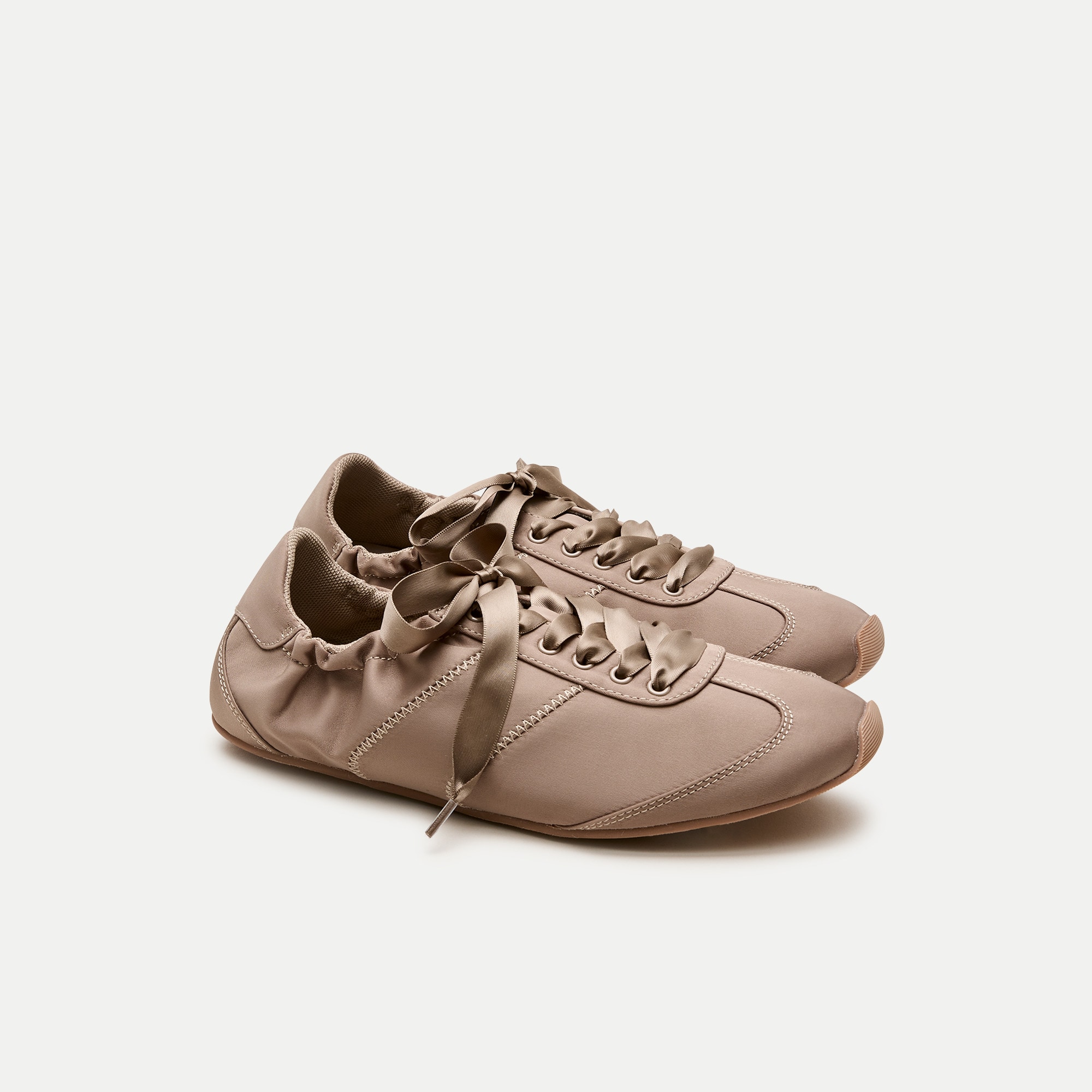 Ballet sneakers in satin