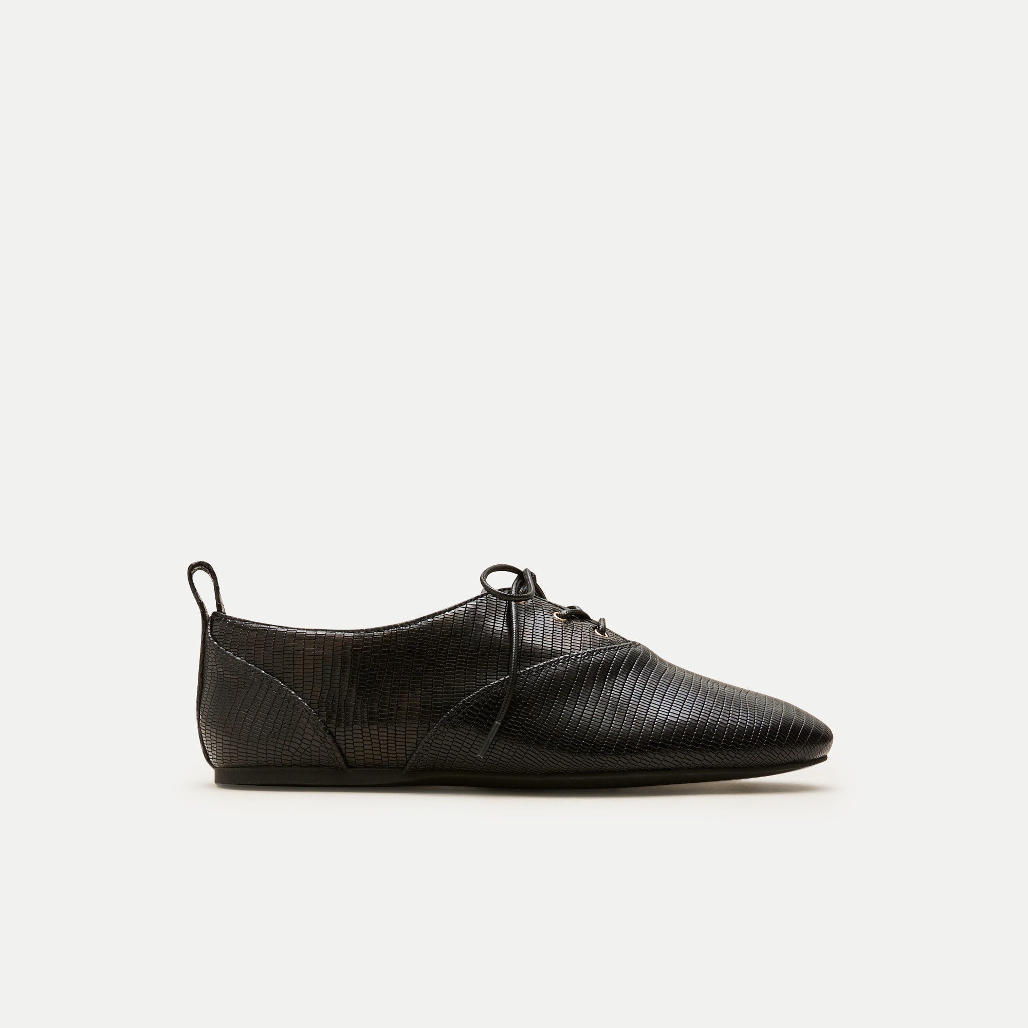 Verona lace-up flats in lizard-embossed leather
