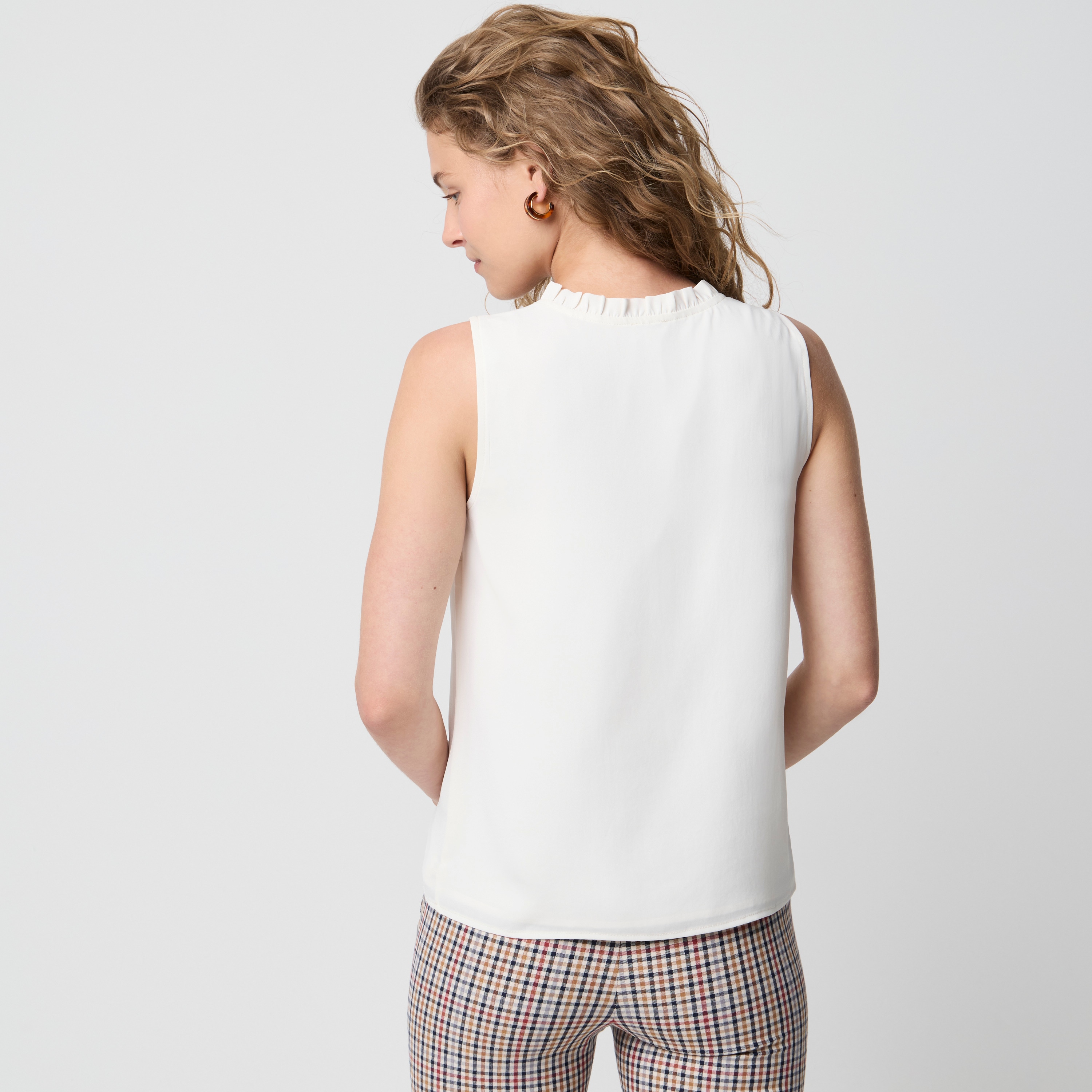 V-neck ruffle top