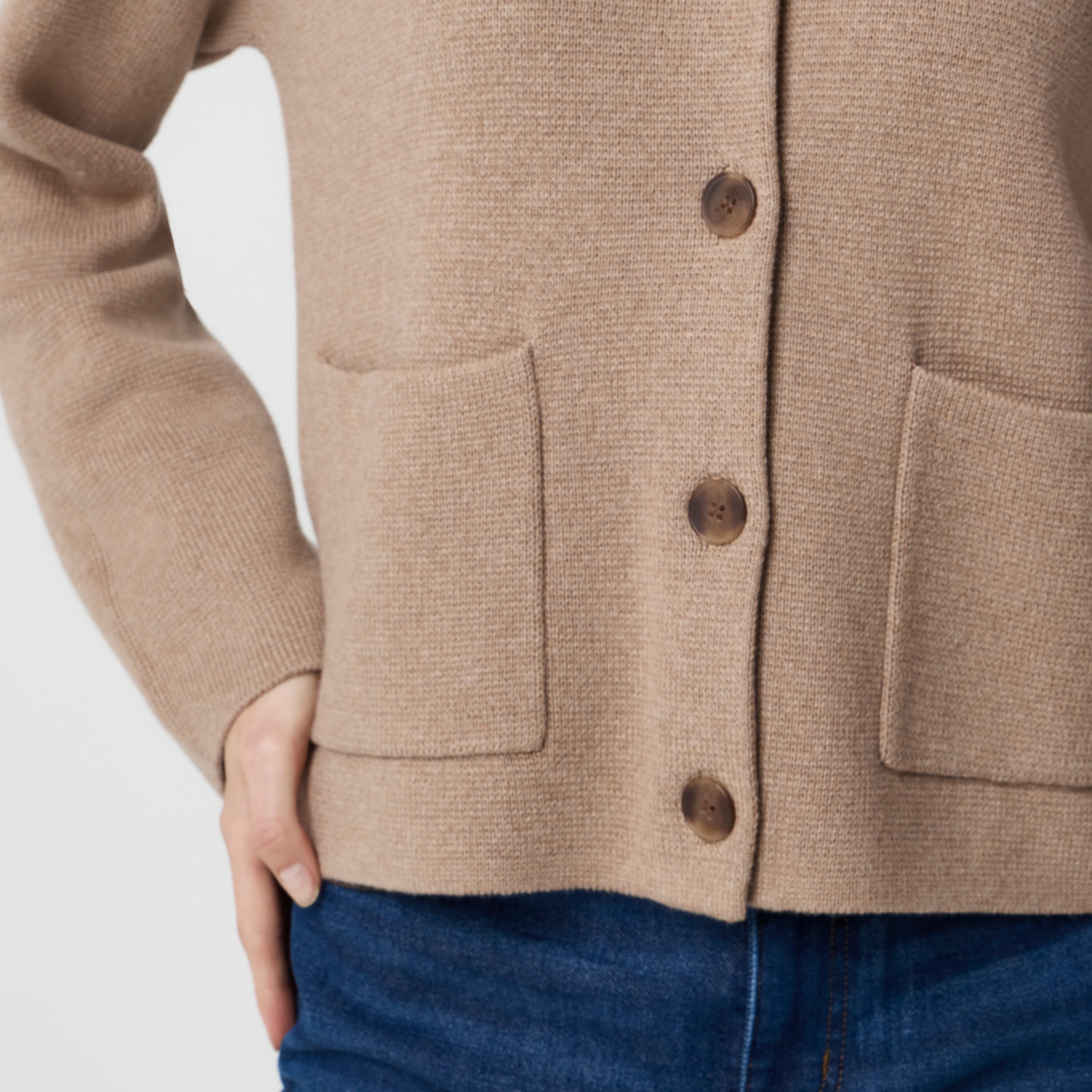 100% cotton sweater-jacket with pockets