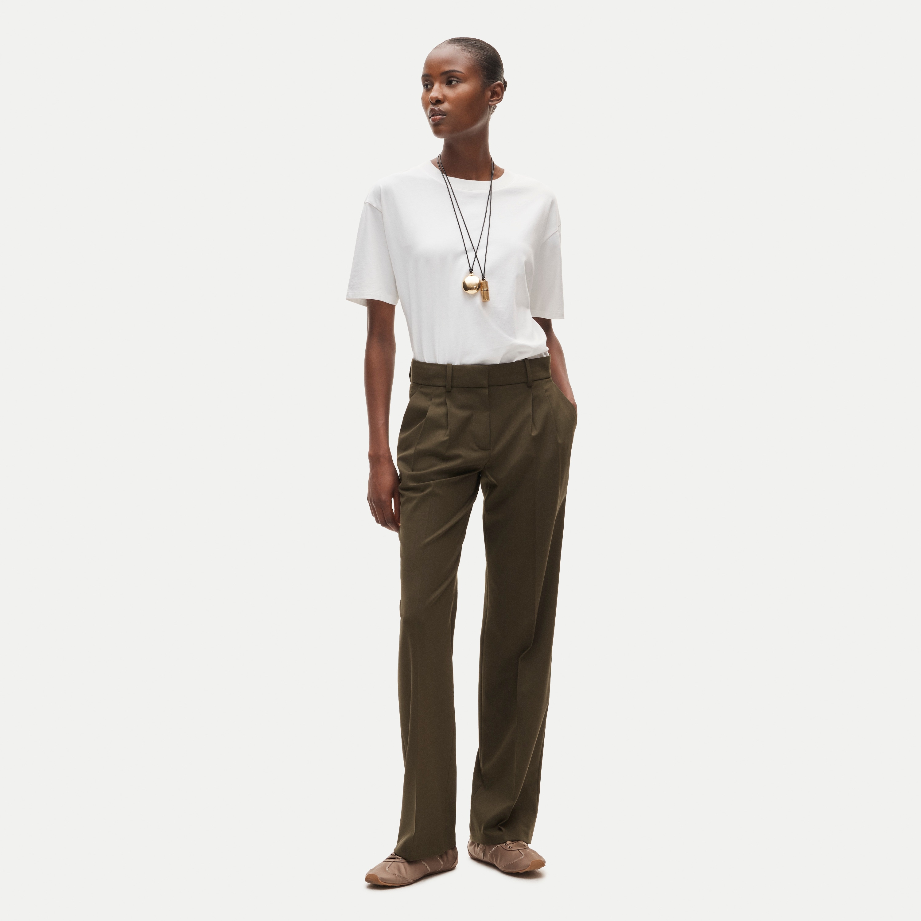 Petite low-rise pleated pant in wool blend
