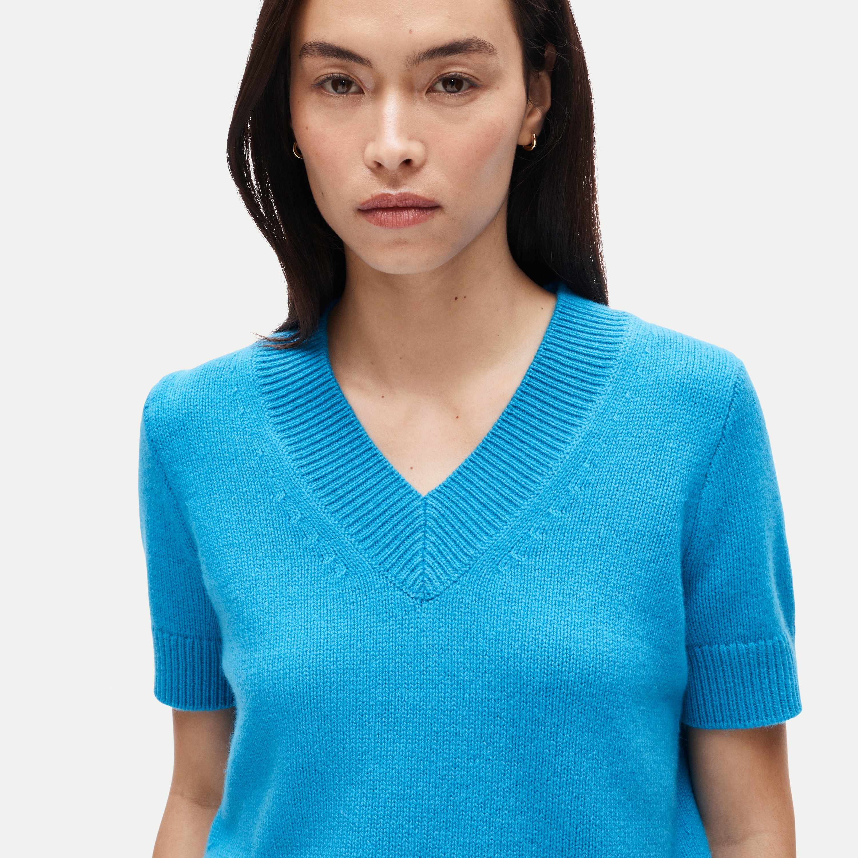 Short-sleeve V-neck sweater in vintage wool