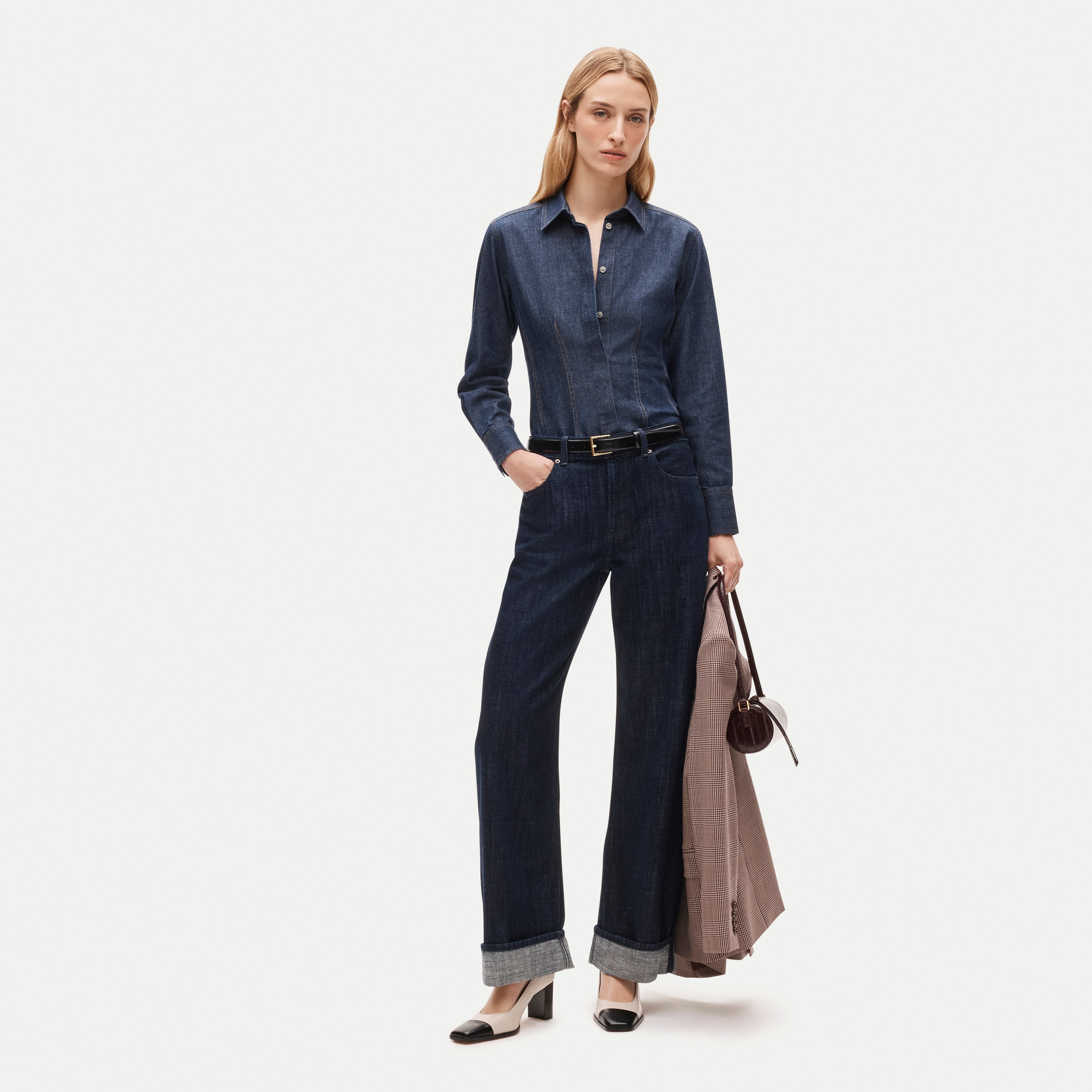 Darted button-up shirt in denim - thumbnail 2