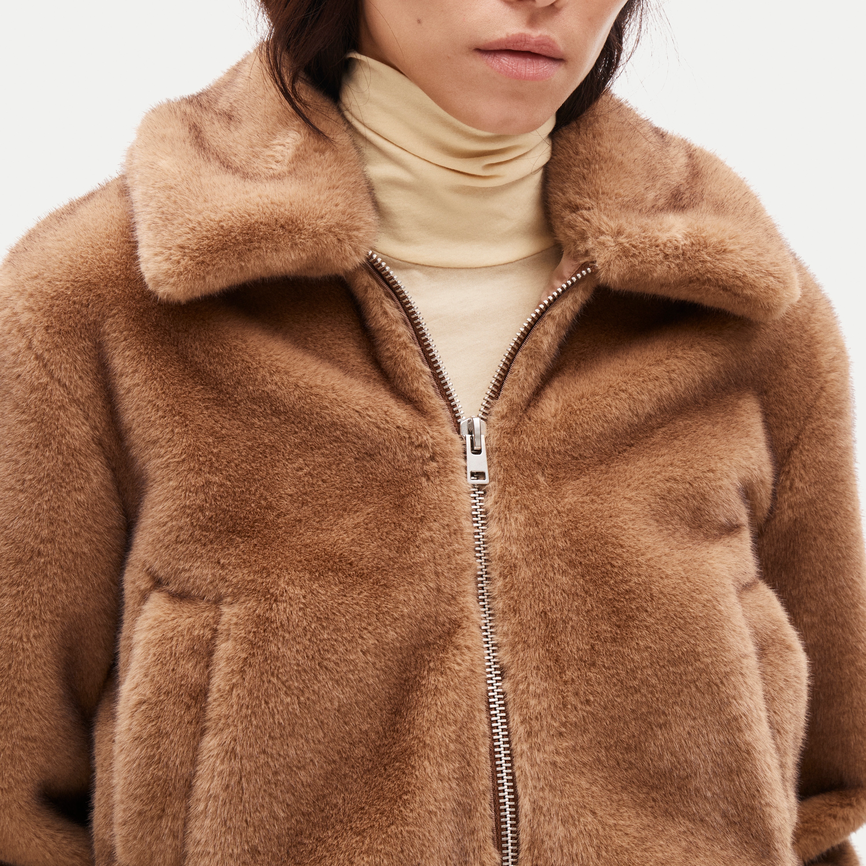 Bomber jacket in faux fur