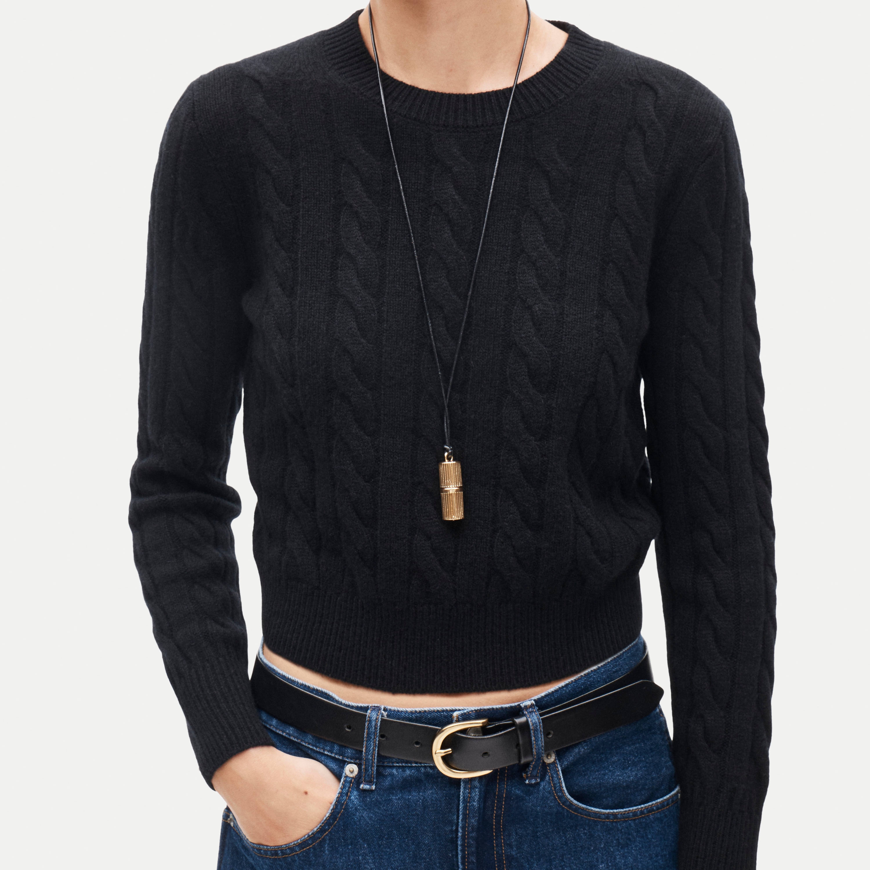 Cashmere shrunken crewneck in cable knit - thumbnail 6